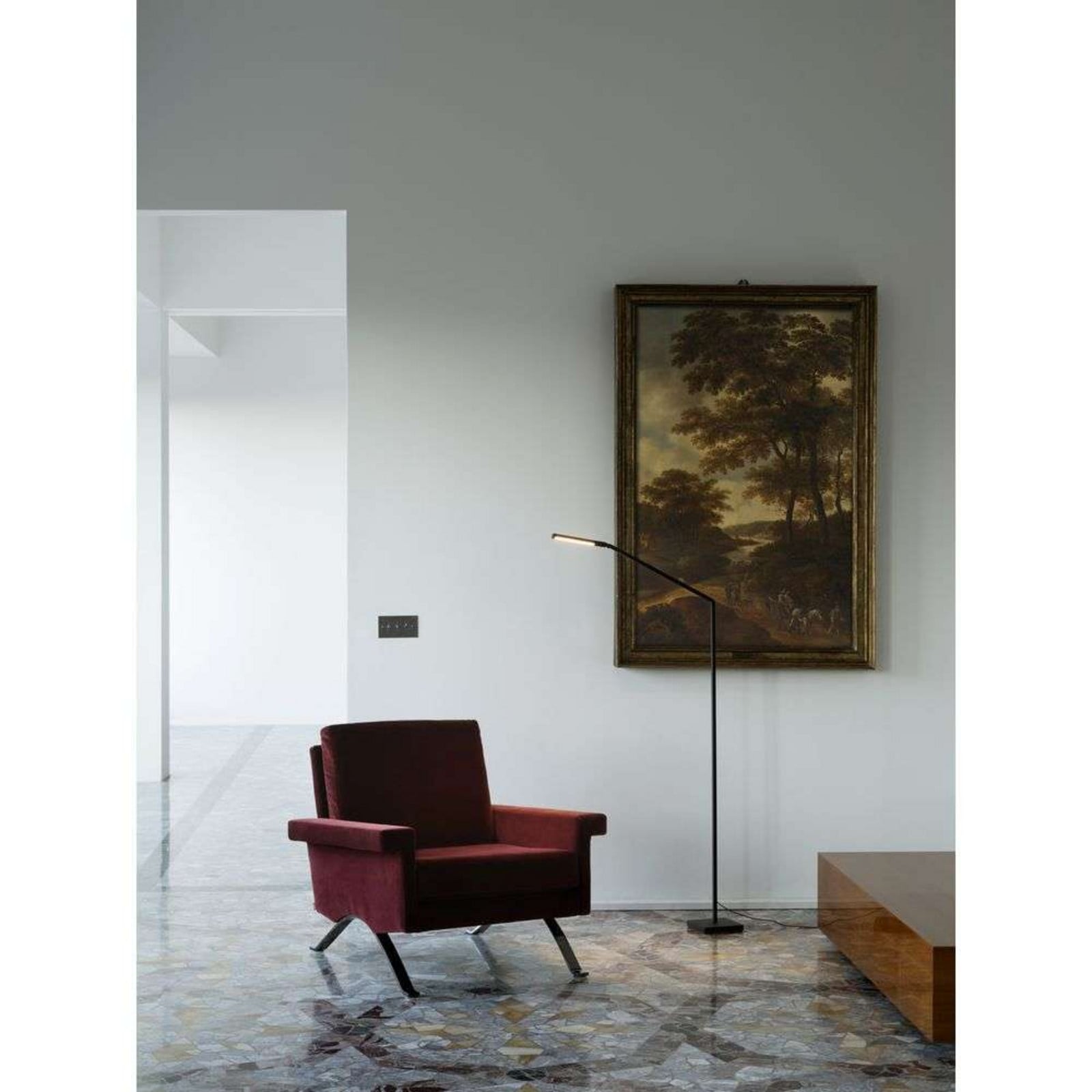 Untitled Reading Linear gulvlampe, sort Nemo Lighting - Stue - Aluminium