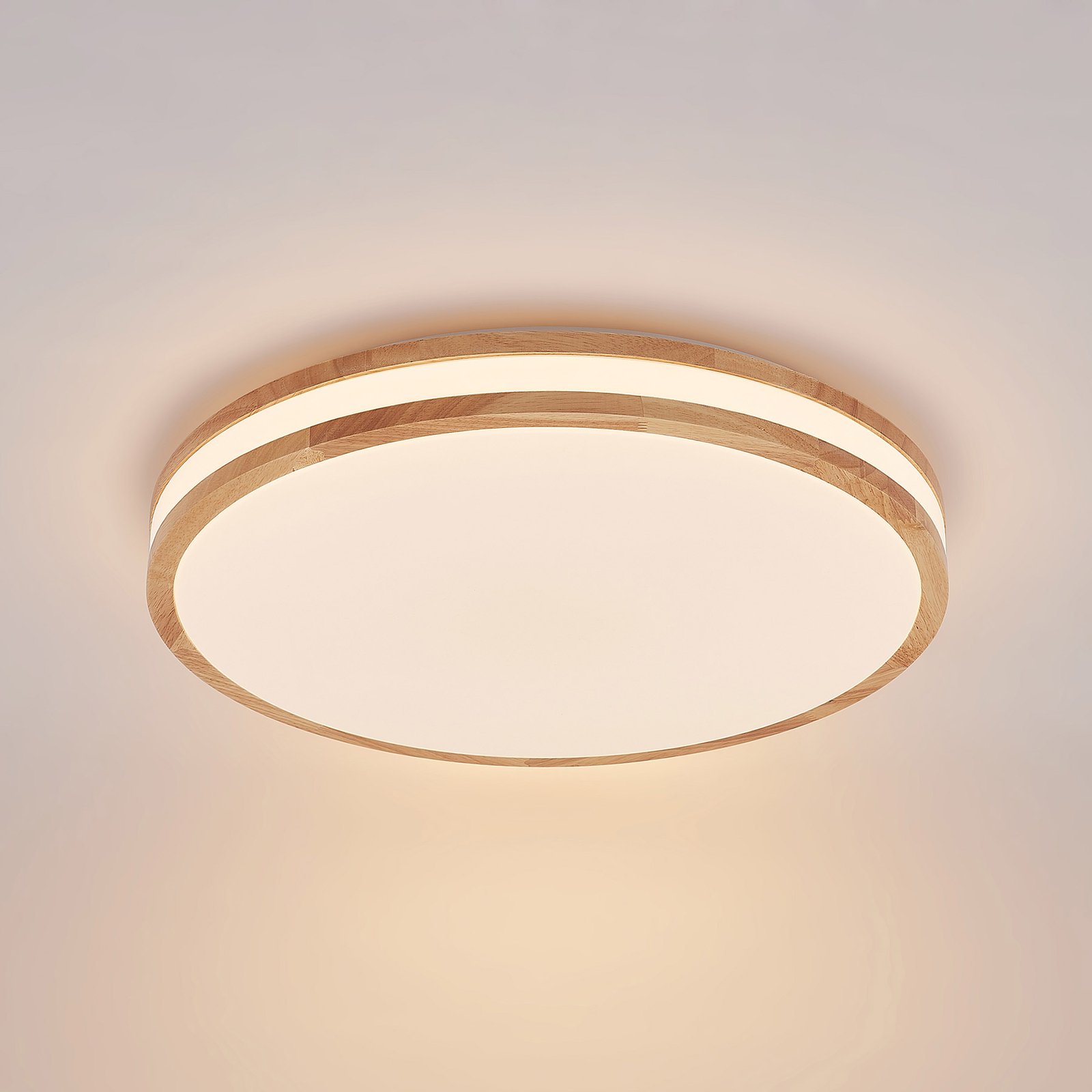 Lindby Emiva LED-Deckenlampe, Lichtstreifen mittig