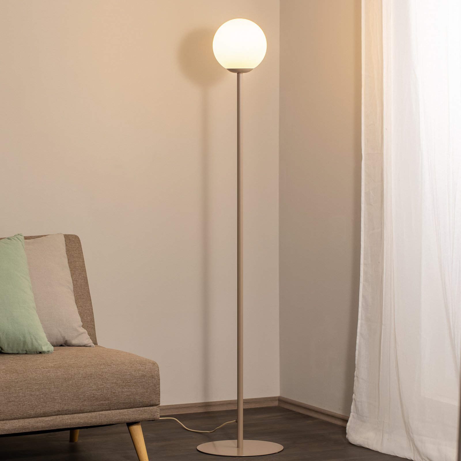 Lampa stojąca Joel z metalu i szkła, beżowa/biała