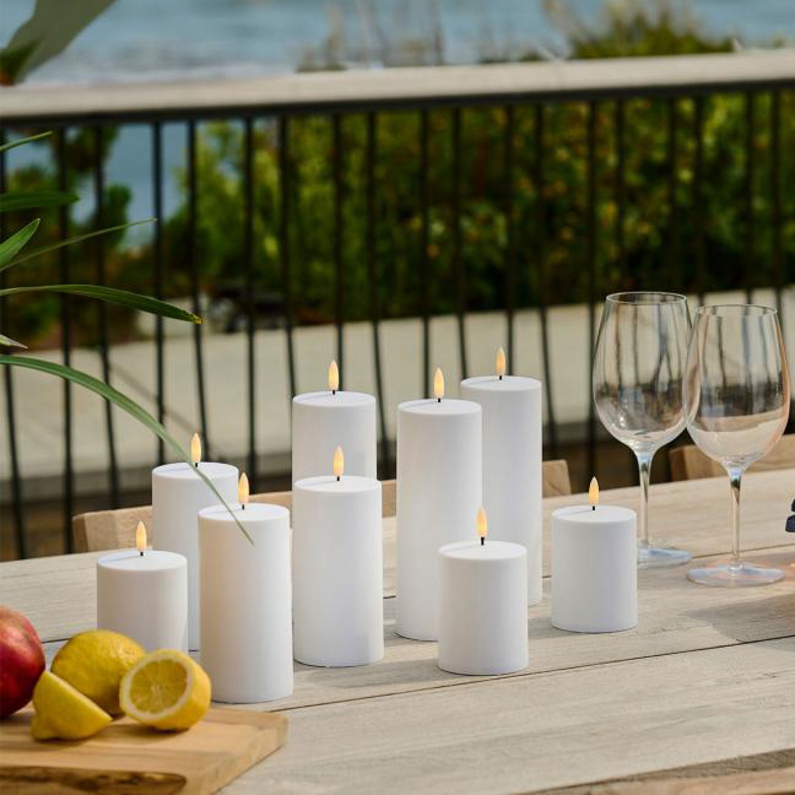 Sille LED candle, solar-powered, height 20 cm, white, IP44