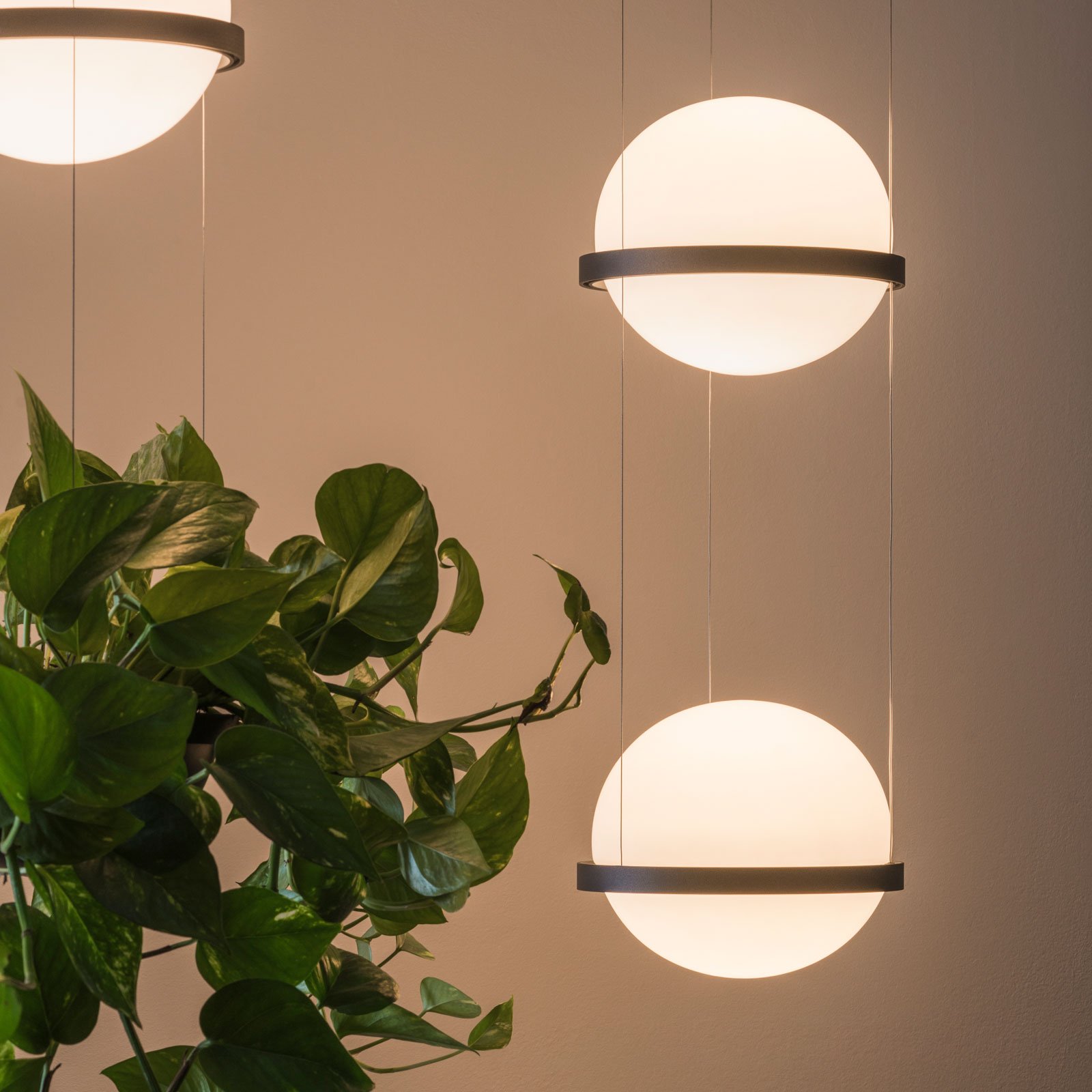 Palma 3726 LED-Hängelampe 2-flammig, graphit - Vibia Palma 3726 LED-Hängelampe 2-flammig, graphit - Vibia