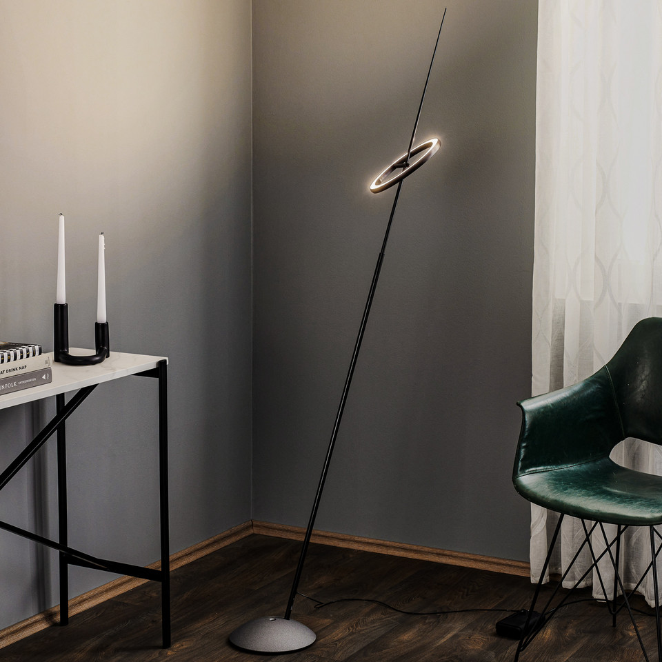 Ingo Maurer Ringelpiez Svart Golvlampa 100-240V, svart från Ingo Maurer