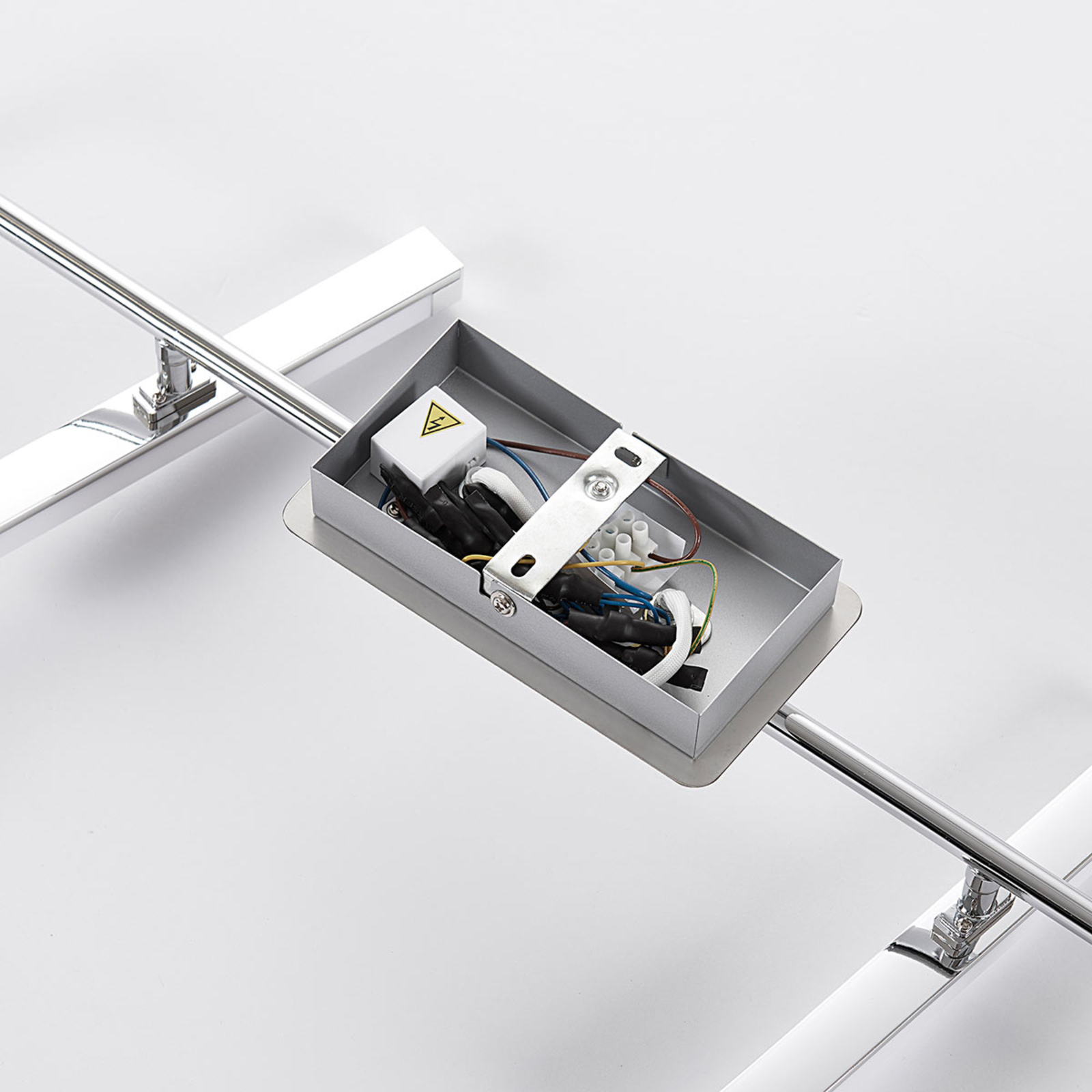 Pilou Ceiling Lamp White/Chrome - Lindby