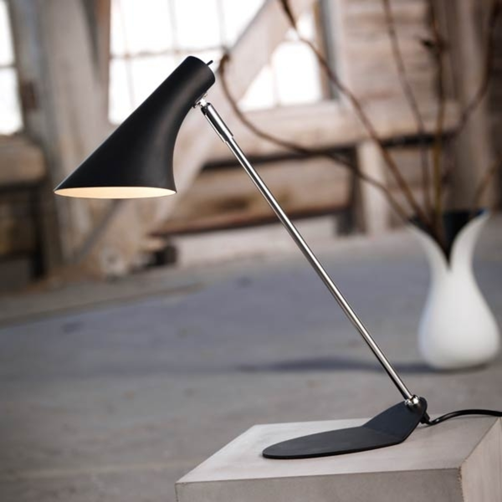 Nordlux Trendy skrivebordslampe Liam sort - bordlampe - moderne lampe arbejdsværelse - sort - metal