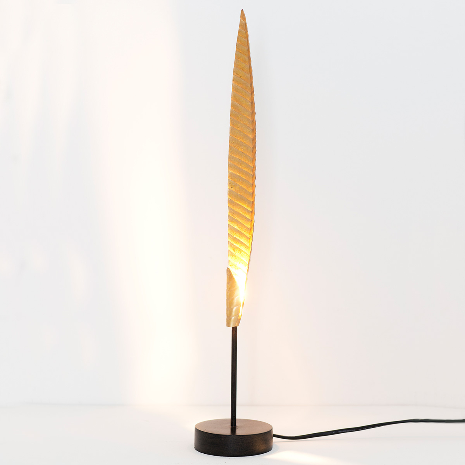 Lámpara de mesa Penna dorada, altura 51 cm