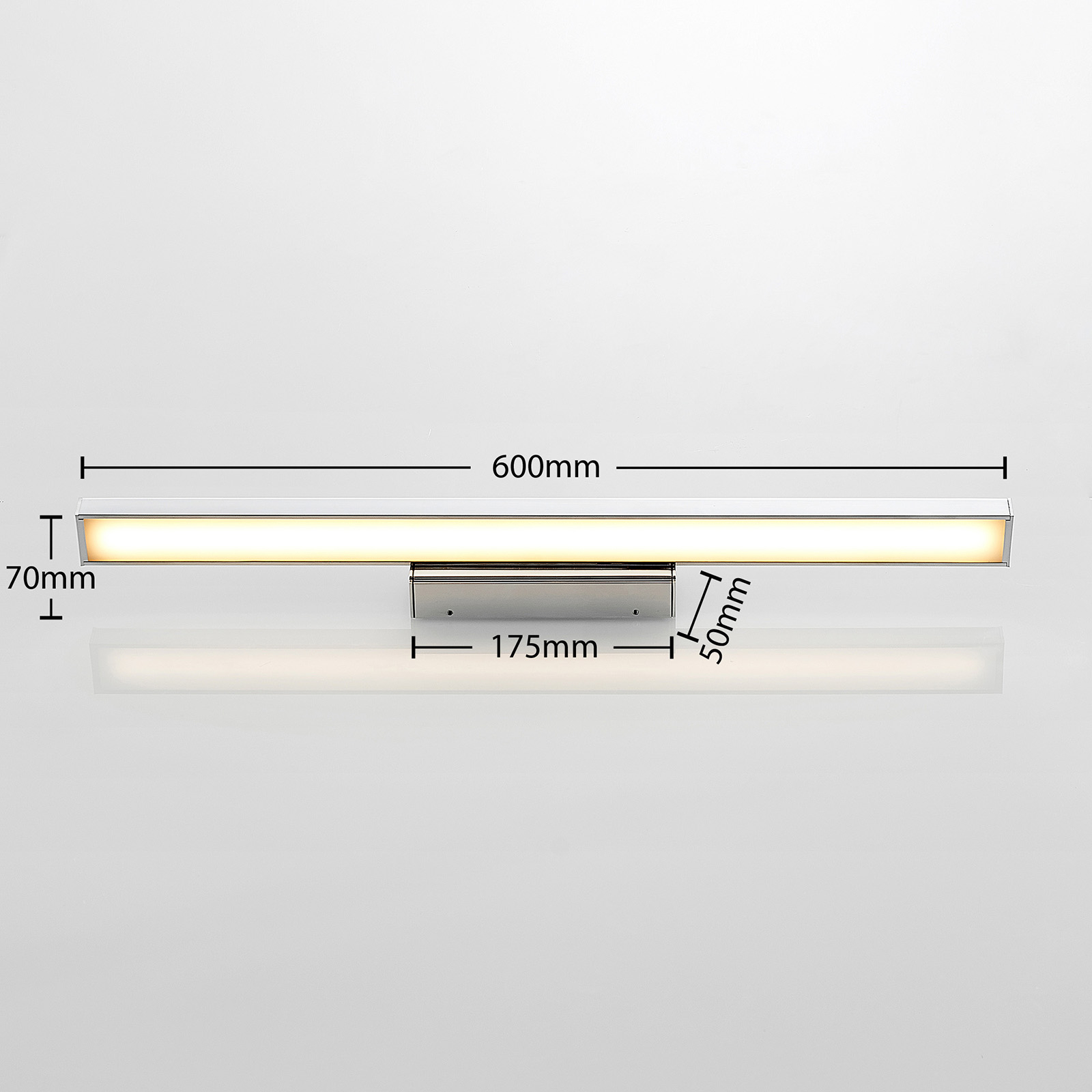 Alenia LED Vegglampe L60 White/Chrome - Lindby