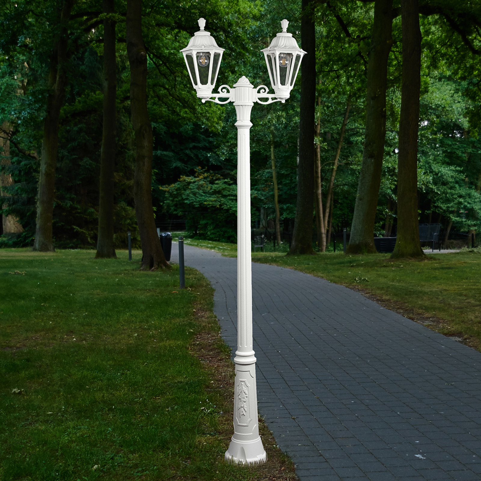 Lampione LED Artu Rut a 2 luci E27 bianco