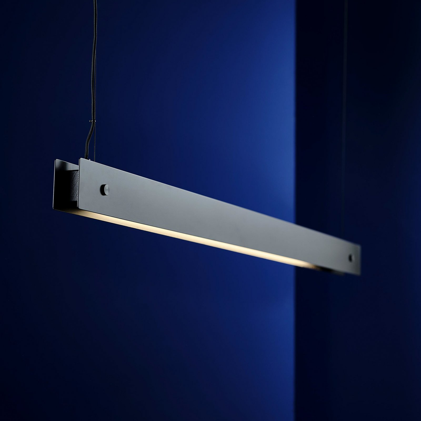 FRANDSEN Lampă suspendată Bridge, negru, sus/jos, 150 cm, G13 FRANDSEN Lampă suspendată Bridge, negru, sus/jos, 150 cm, G13