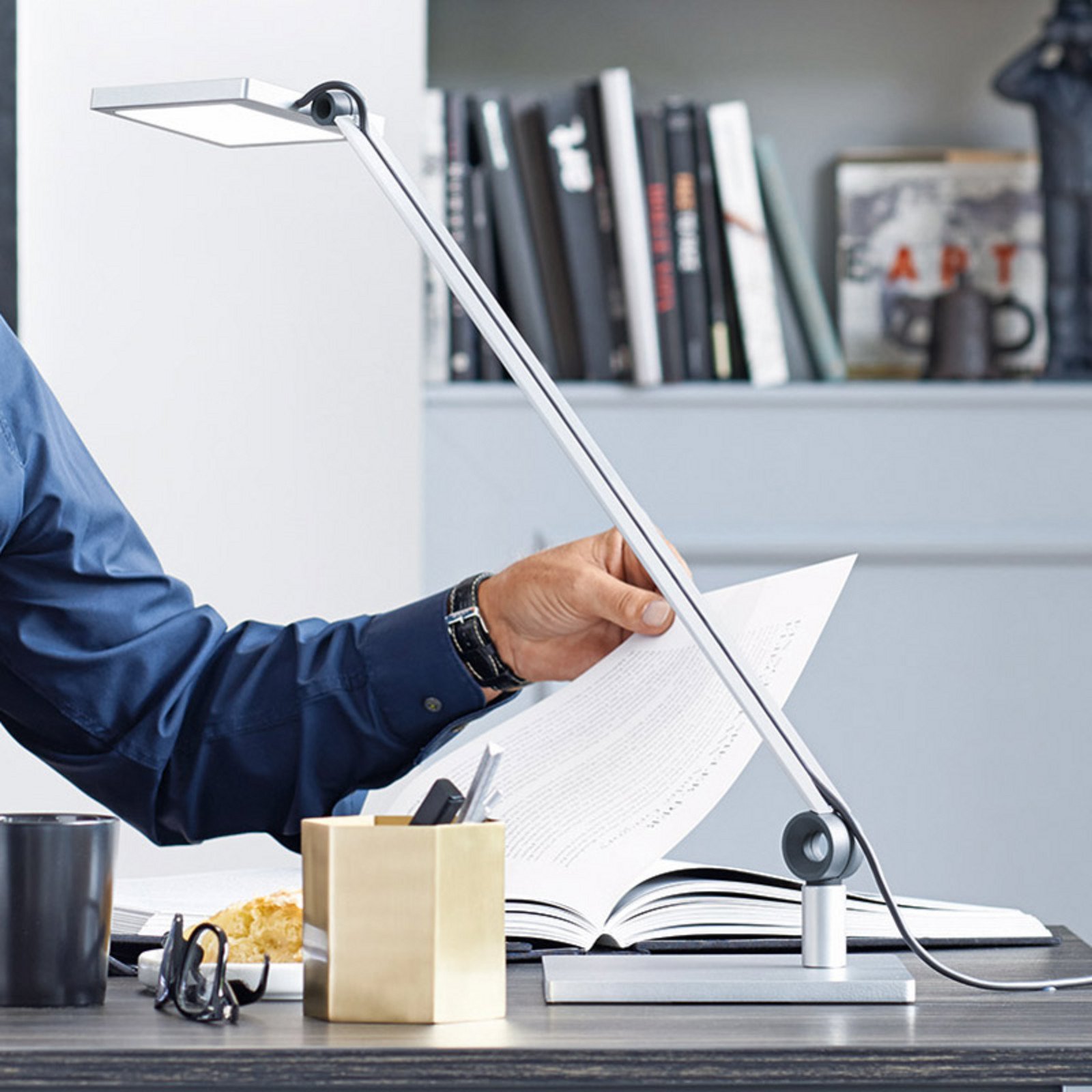 Lampă de masă LED PARA.MI MFTL108R unghi. alb 940