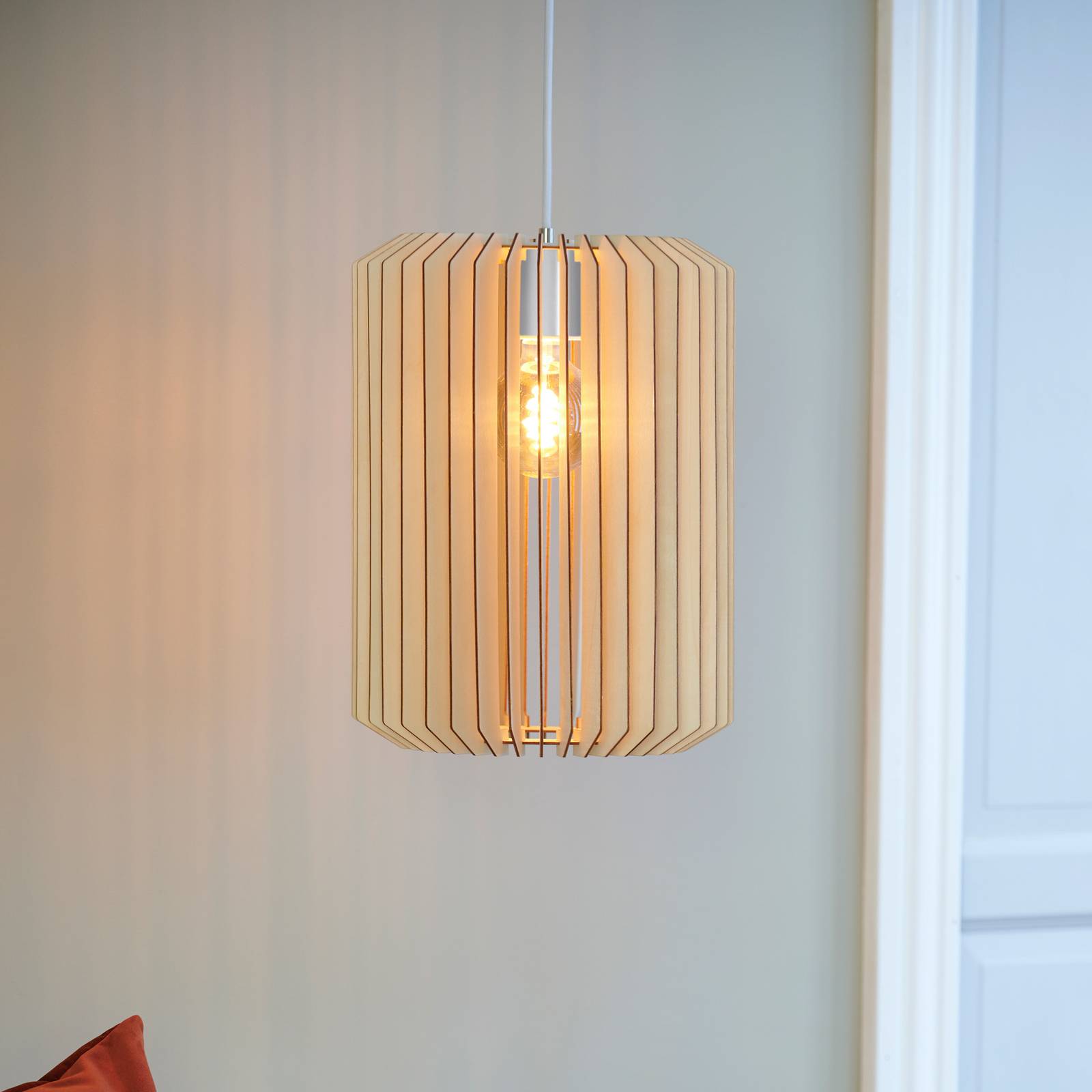 Asti 30 függő lámpa fa lécekből, 40 cm magas