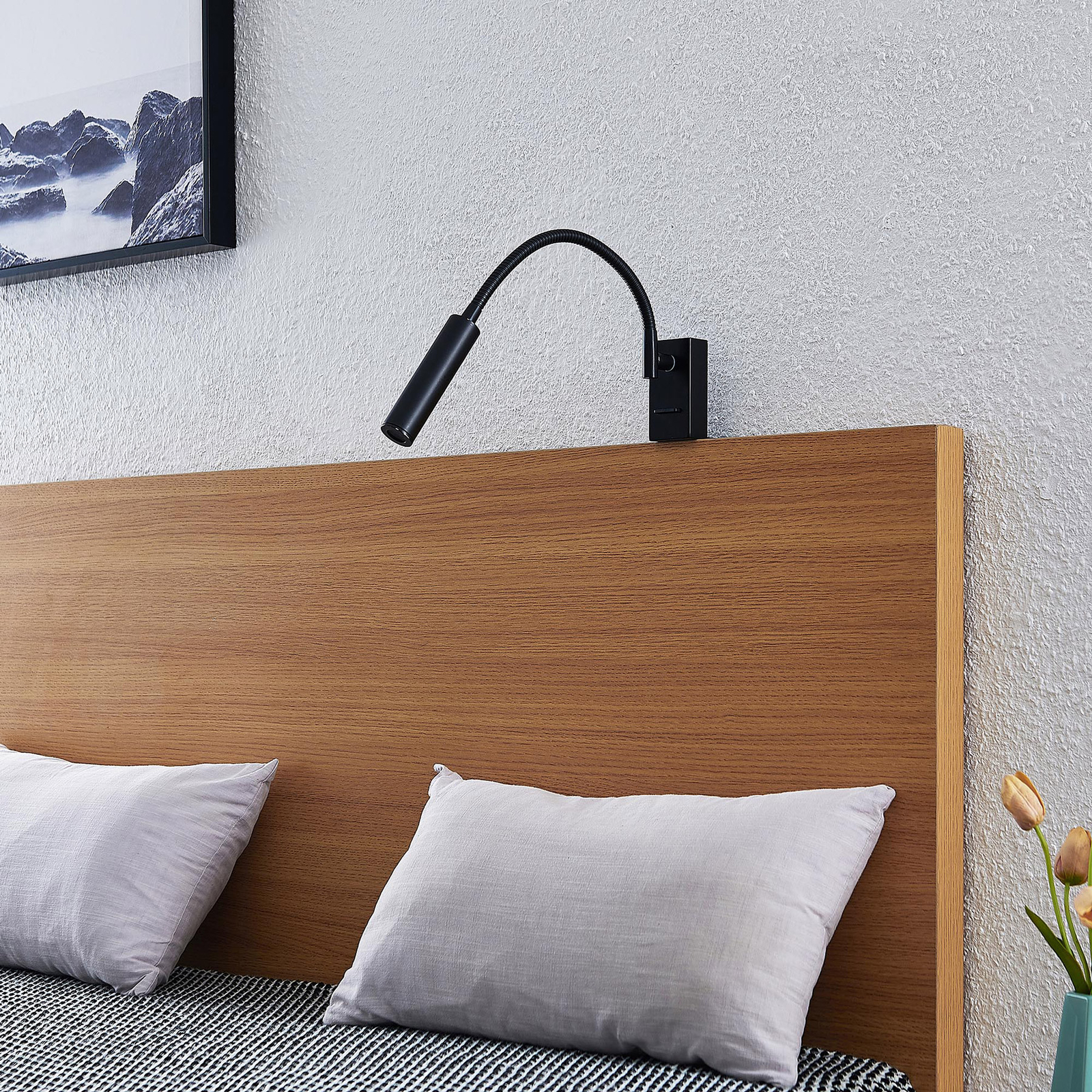 Lucande Anaella LED nástěnné světlo, černá, 55 cm