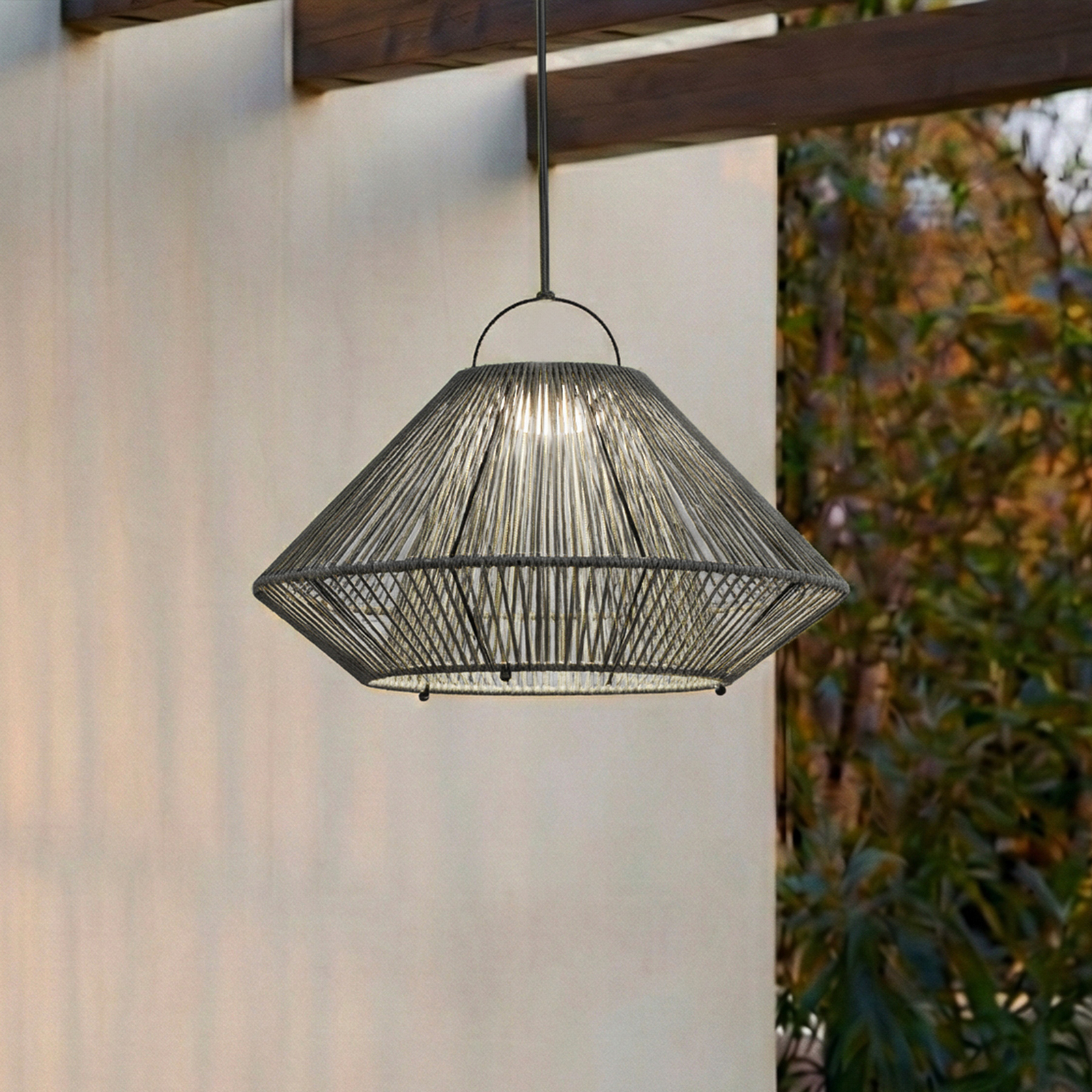 Lindby LED-Solarhängelampe Austas, siva, Ø 50 cm, USB, IP54