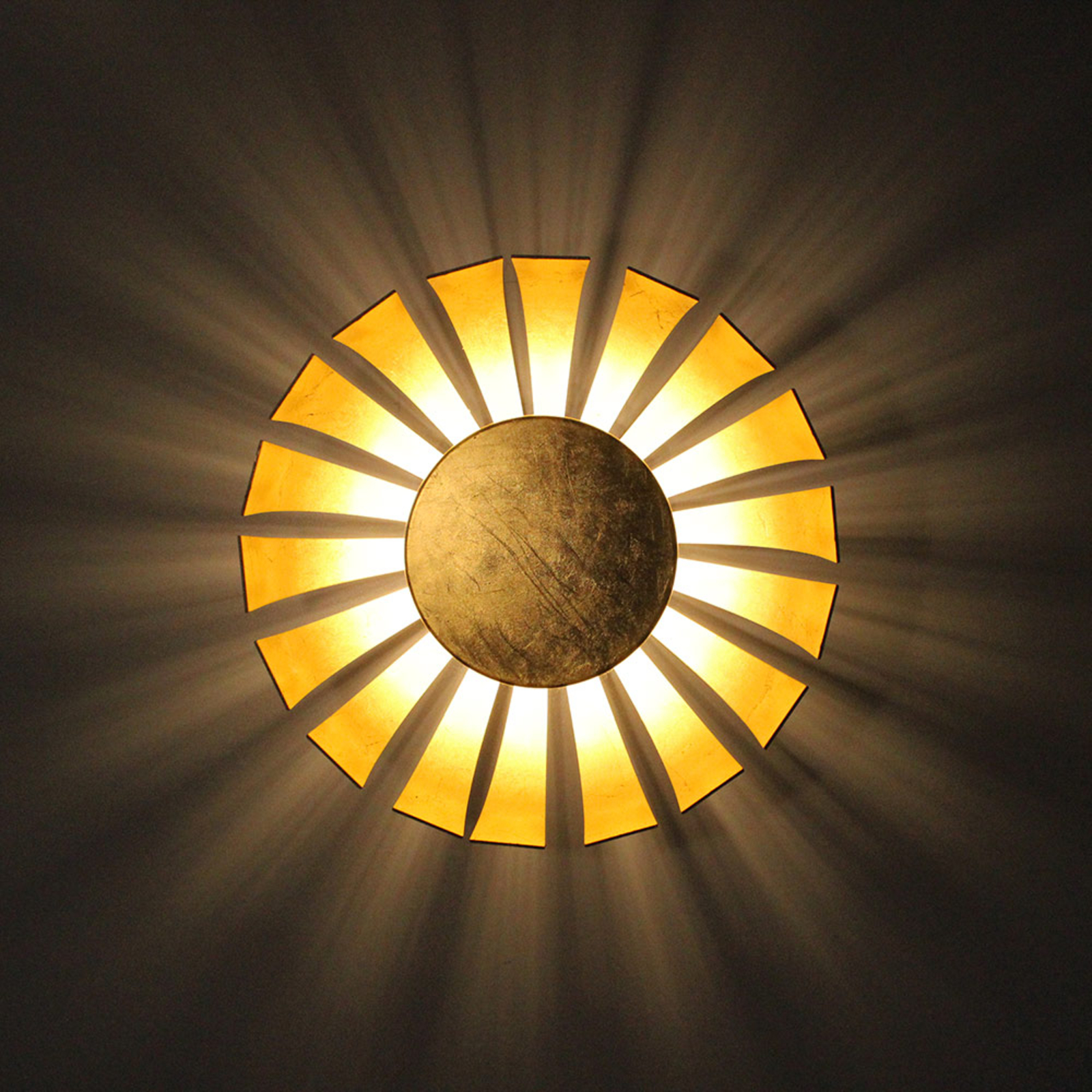Flare Large LED wall light, gold