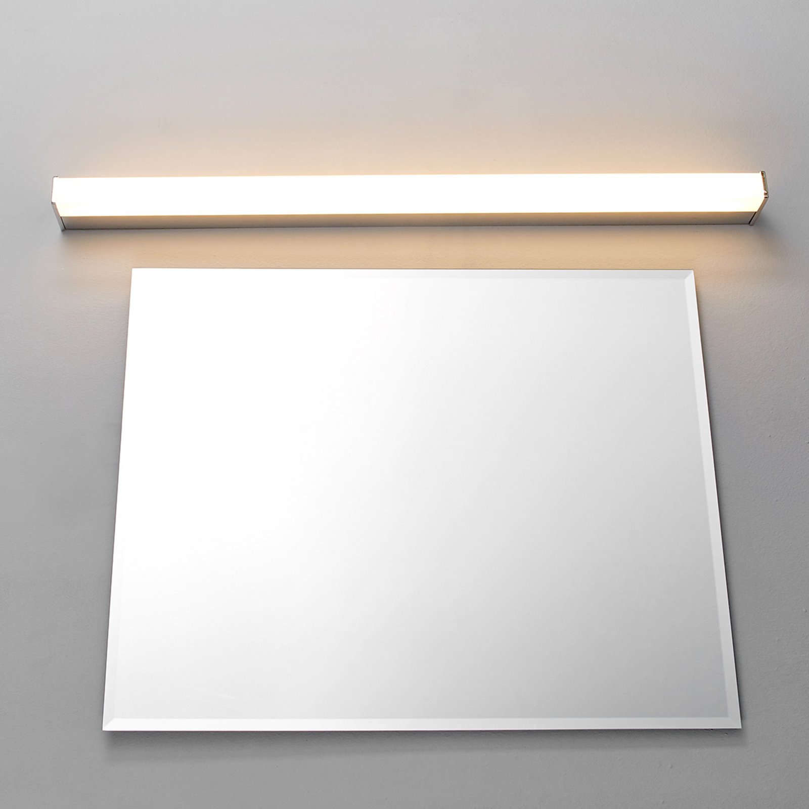 Lindby LED-Wandlampe Philippa, eckig, 89 cm, chrom, IP44