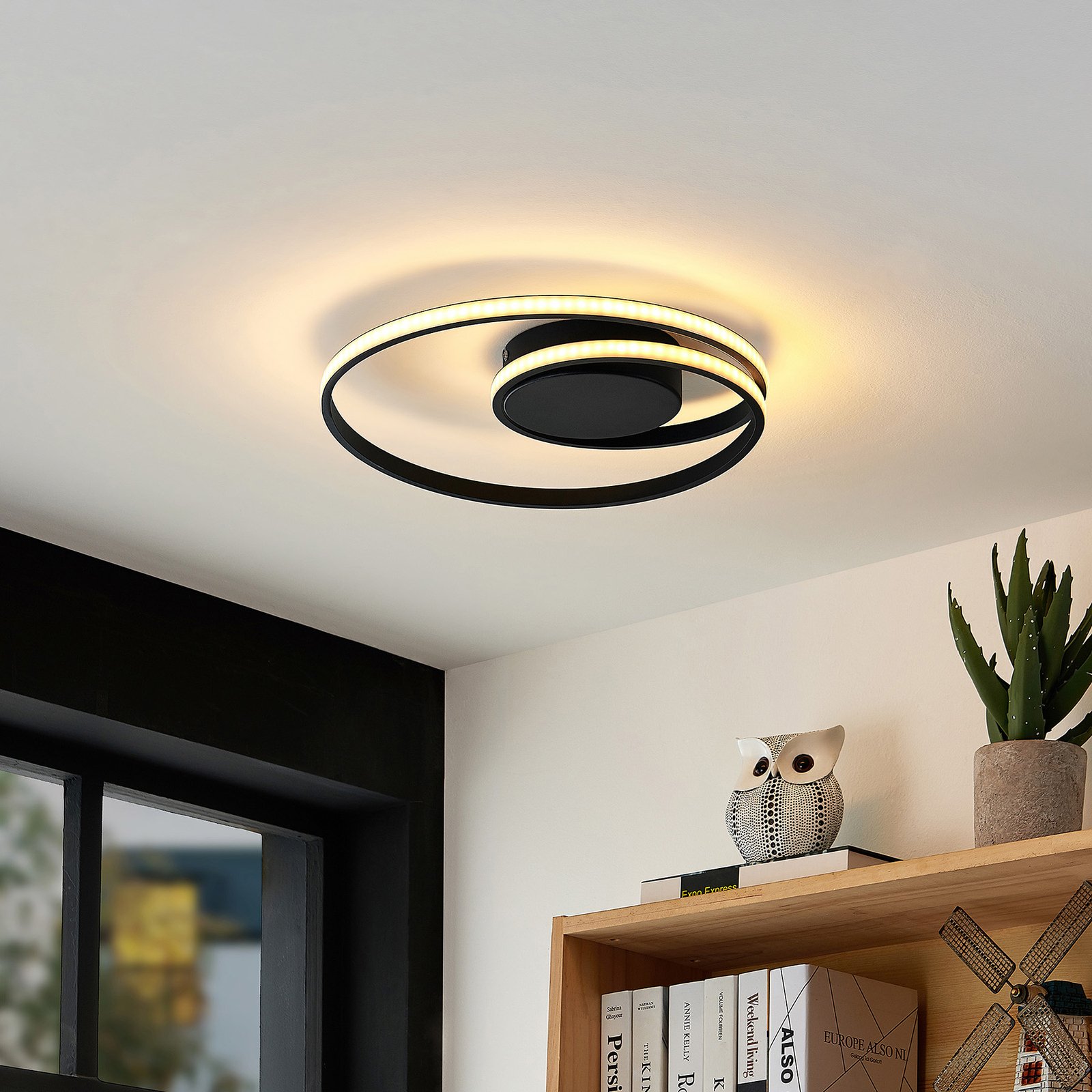 Lindby LED ceiling light Youna, black, aluminium, 39 cm, dimmable