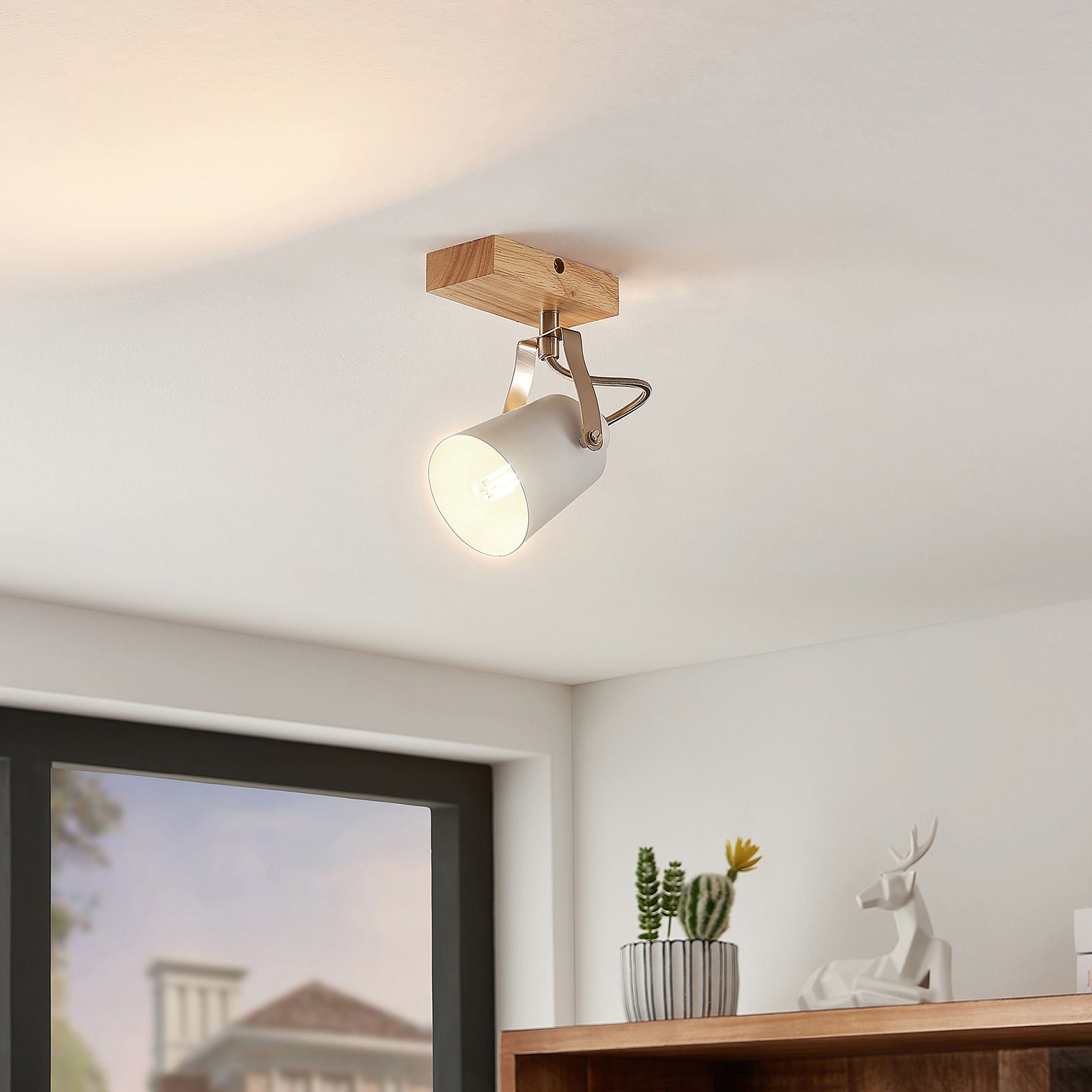 Blana Wall Lamp White/Wood - Lindby