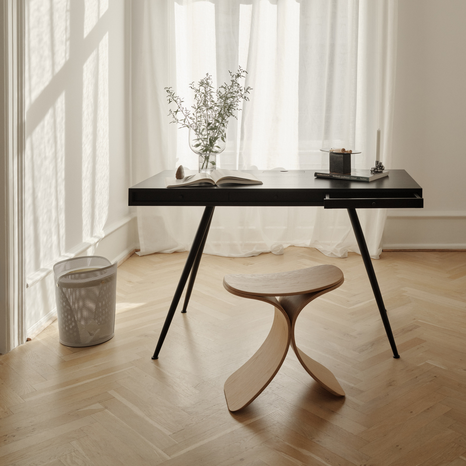 Papelera Oya, gris claro, 35 cm de altura, 20 litros, acero - GEJST