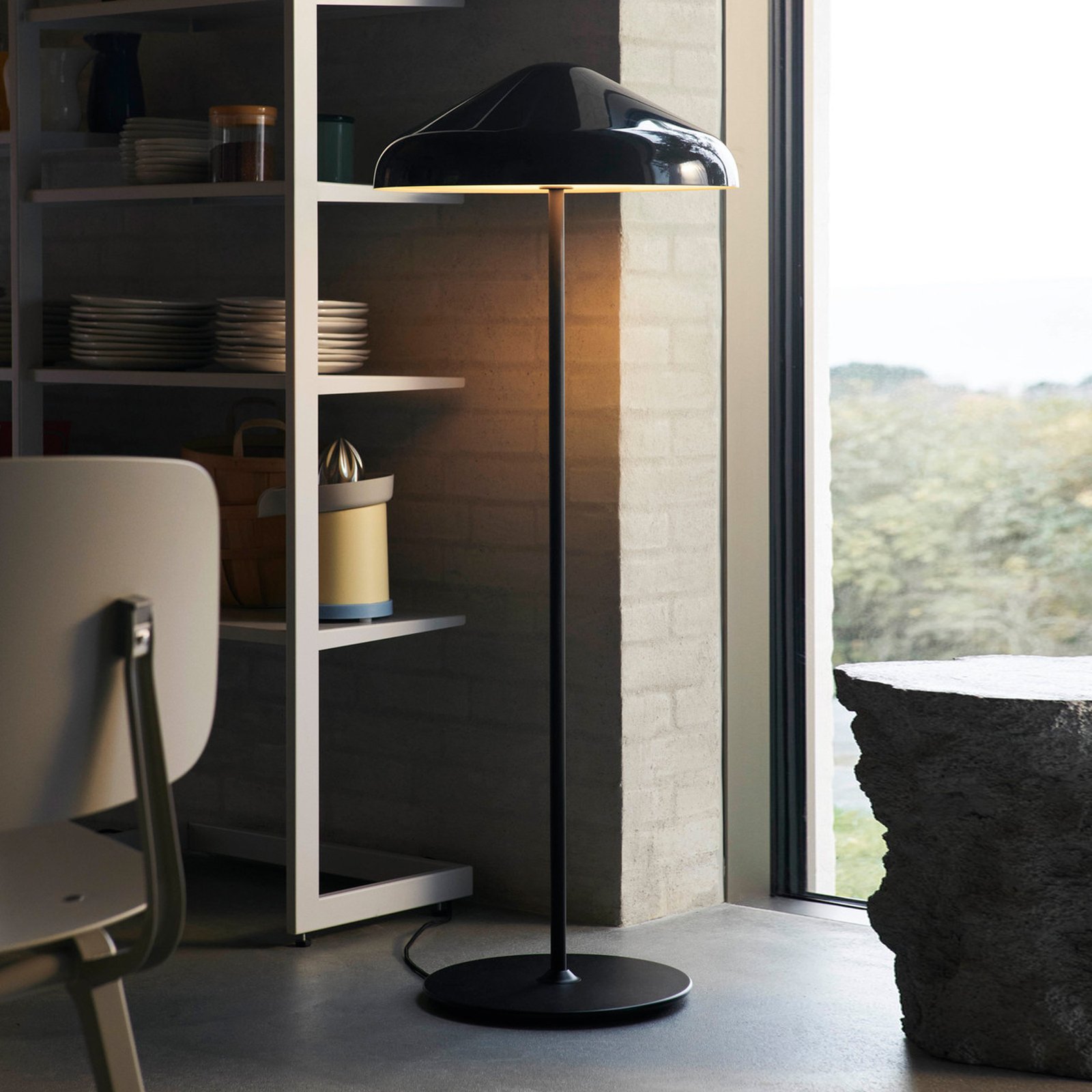 Designerska lampa stojąca HAY Pao, czarna