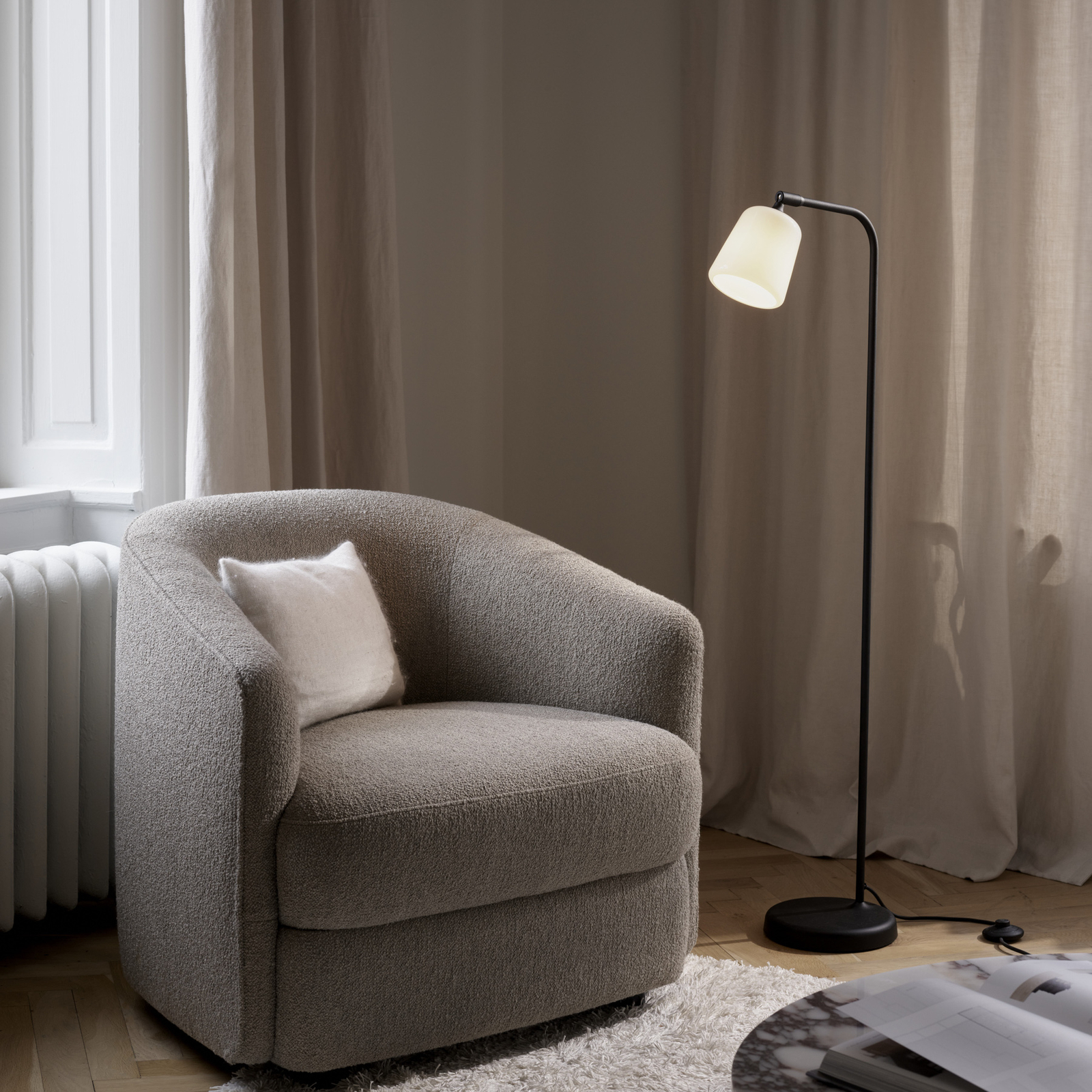 Material Golvlampa White Opal Glass - New Works