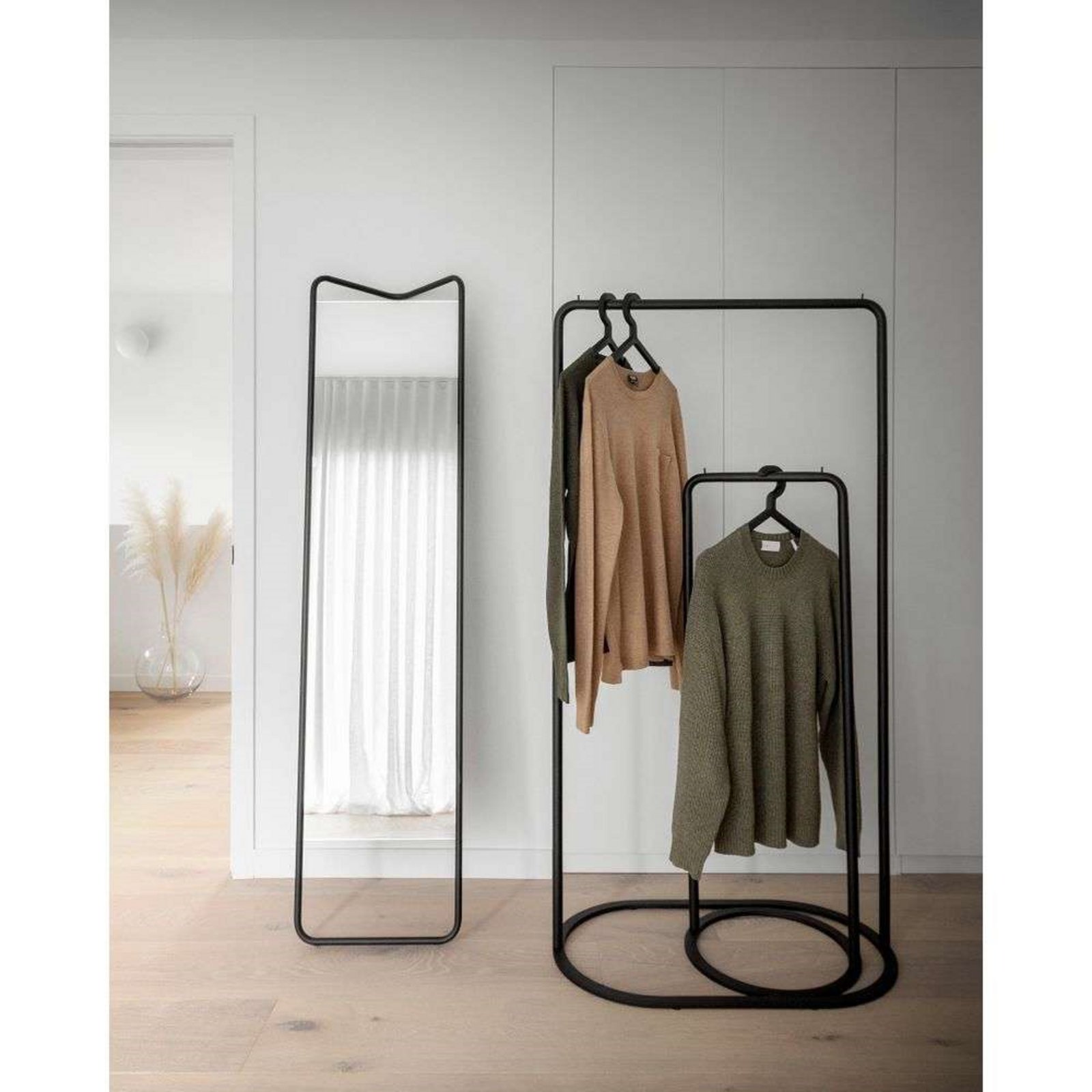 O&O Clothes Rack Large Black - Woud