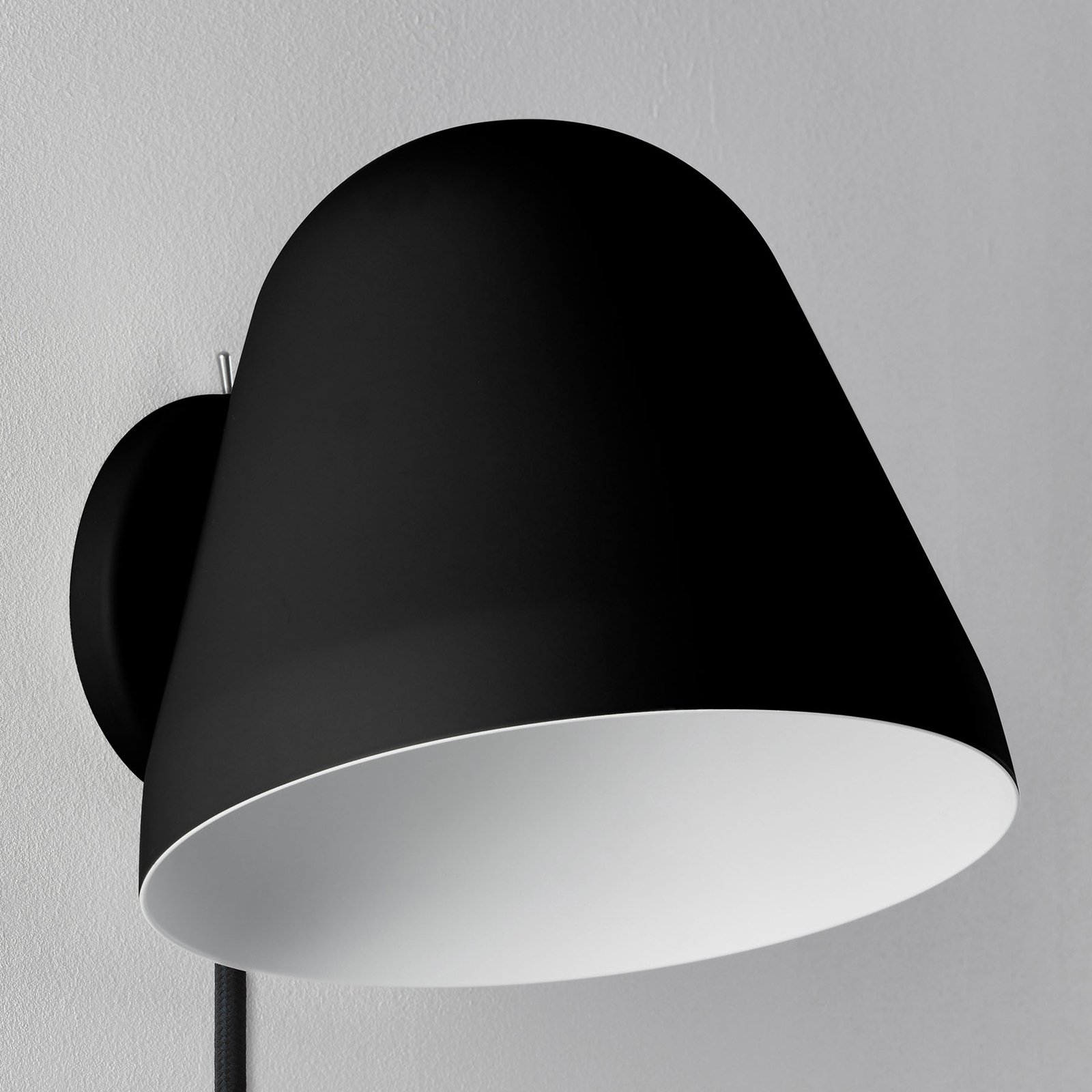 Nyta Tilt Wall Short wall light with plug
