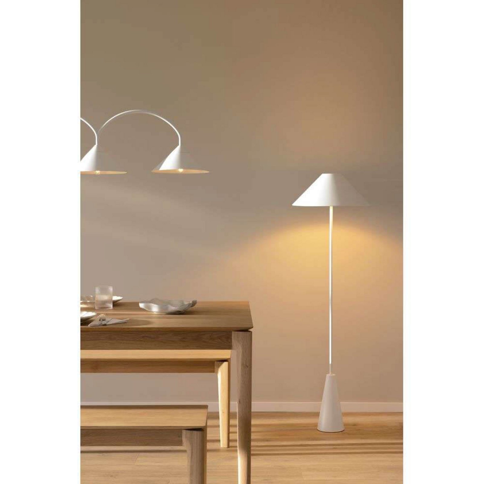 Cannes Lampadar White - Globen Lighting