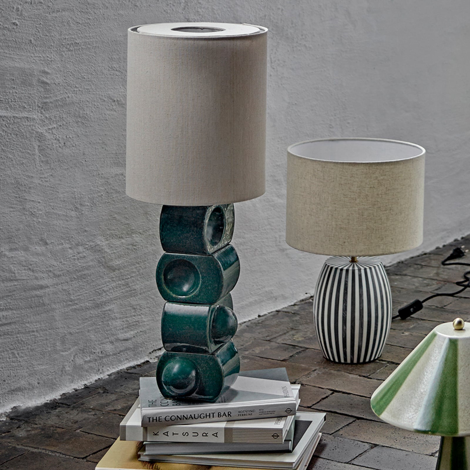 Lampada da tavolo Brady, color crema/verde, altezza 68 cm - Bloomingville