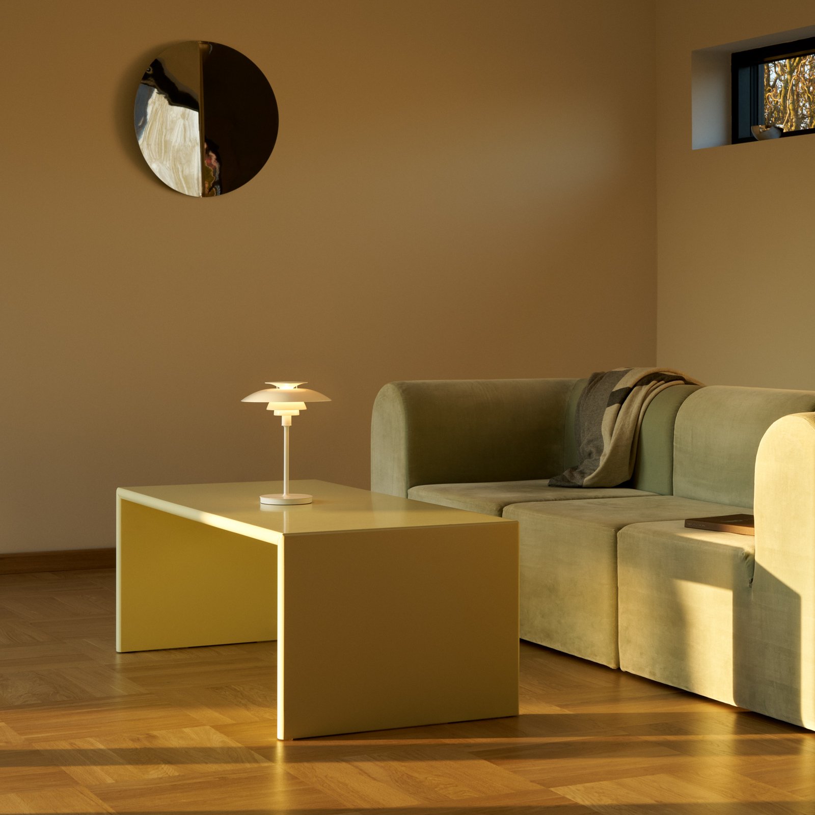 Lampe de table LED rechargeable Louis Poulsen PH 80, blanc opale, IP44
