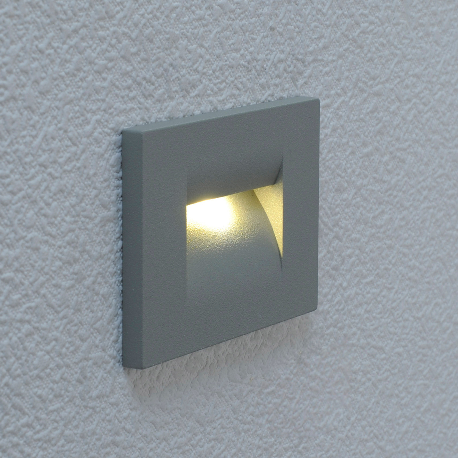Silvergrå LED-vägginbyggnadslampa Nevin
