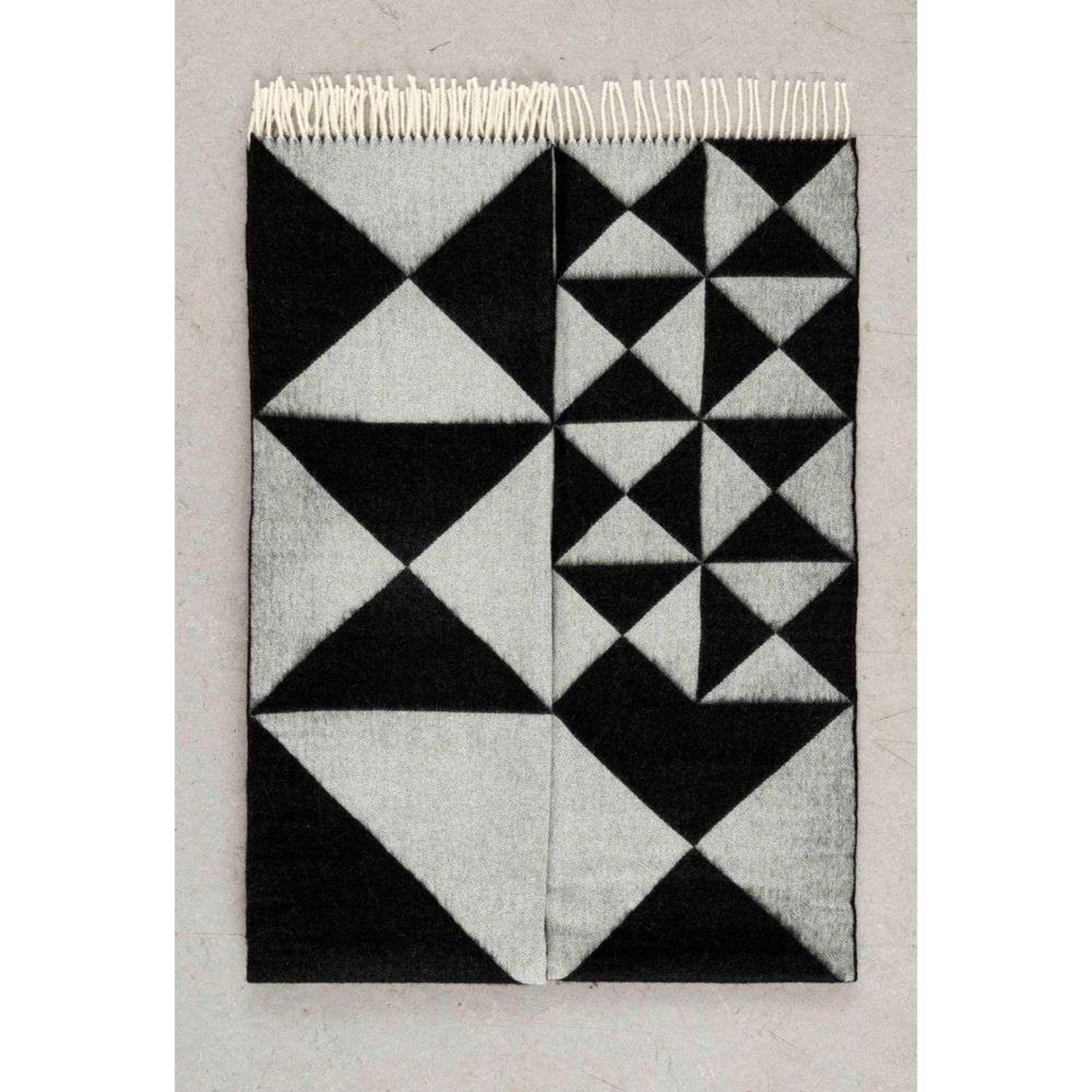 Mirror Throw Wool 130x198 Black - Verpan