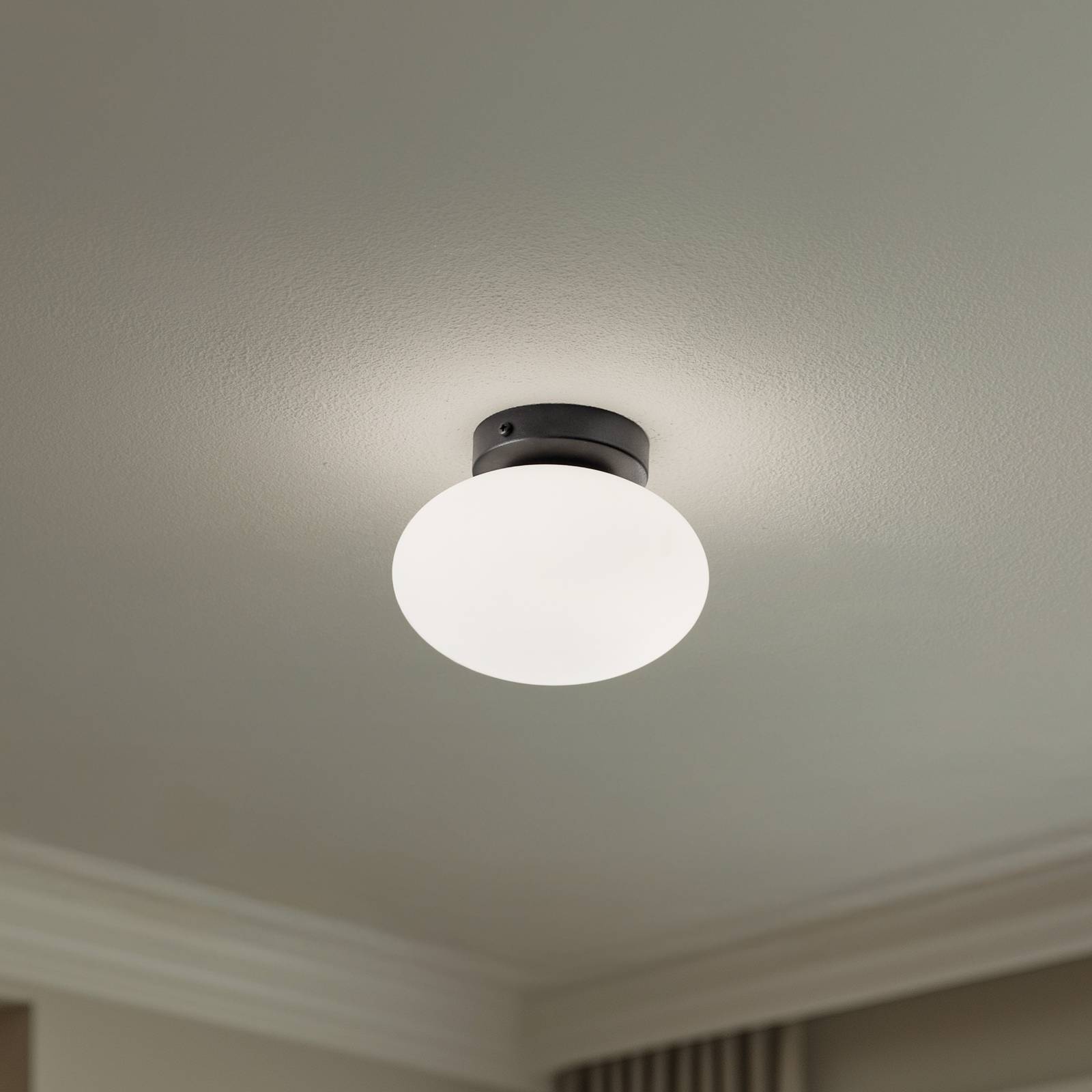 Deckenlampe Ufo, schwarz/weiß, Ø 18 cm, Glas, G9 günstig online kaufen