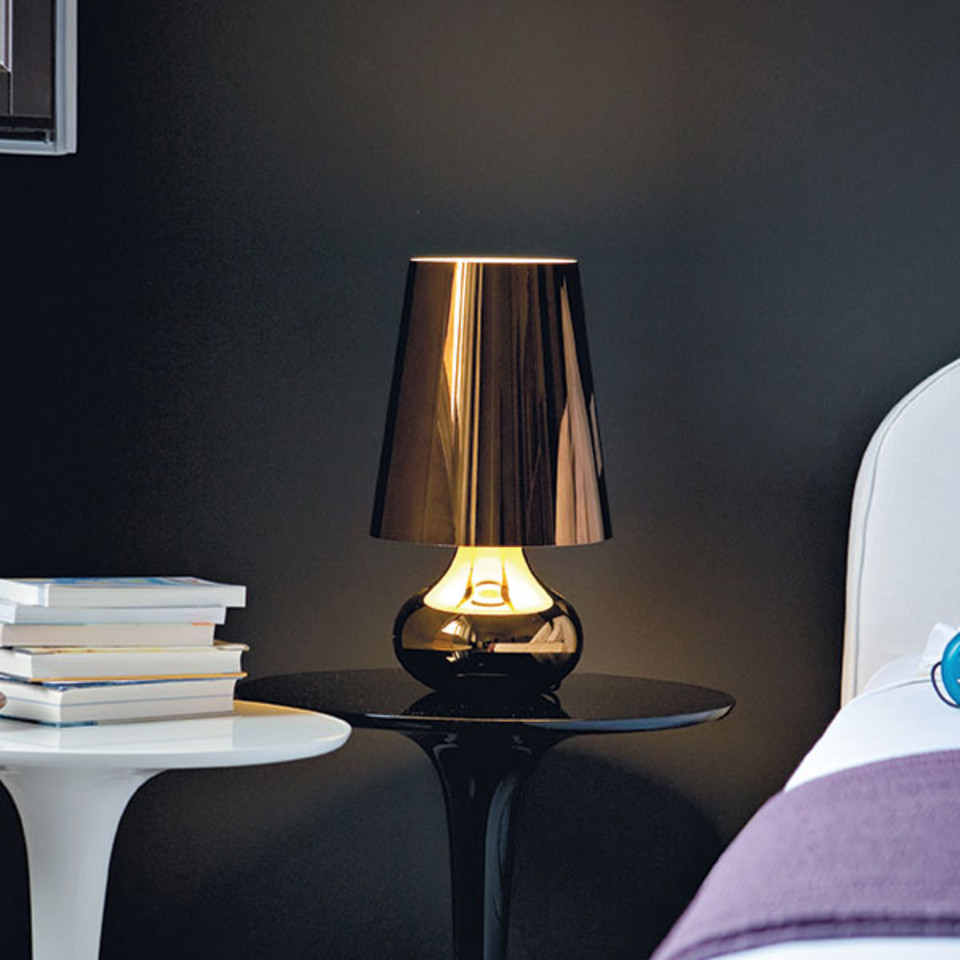 Kartell Cindy bordslampa i gunmetal från Kartell