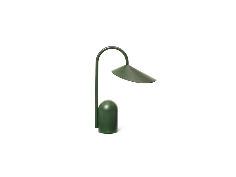 ferm LIVING - Arum Portable Tischleuchte IP44 Grass Green