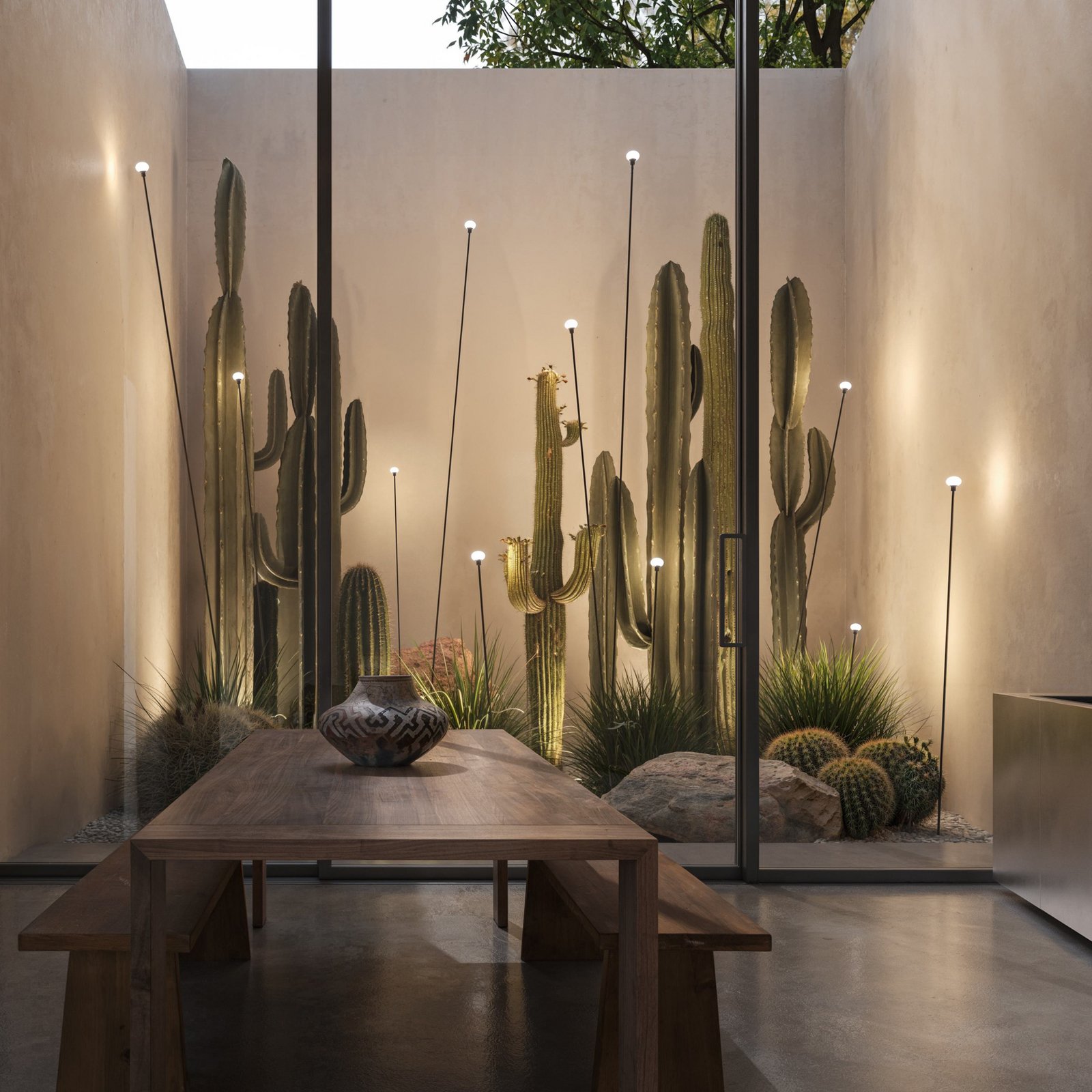 Karman LED-Wegeleuchte MINUIT, Höhe 210 cm, schwarz, IP65