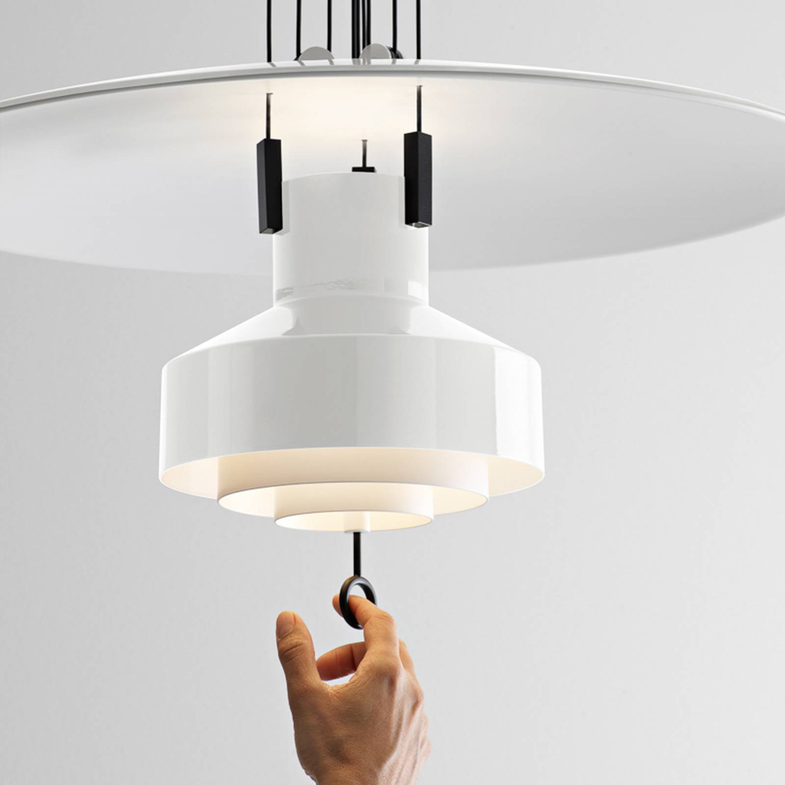 E-shop Stilnovo Saliscendi LED závesné svietidlo, biela