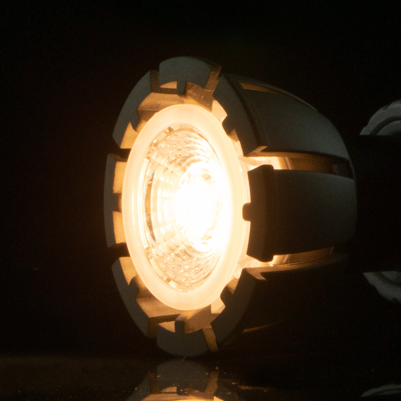 Reflektor GU10 7W LED 40° Ra95 z ambientalno zatemnitvijo