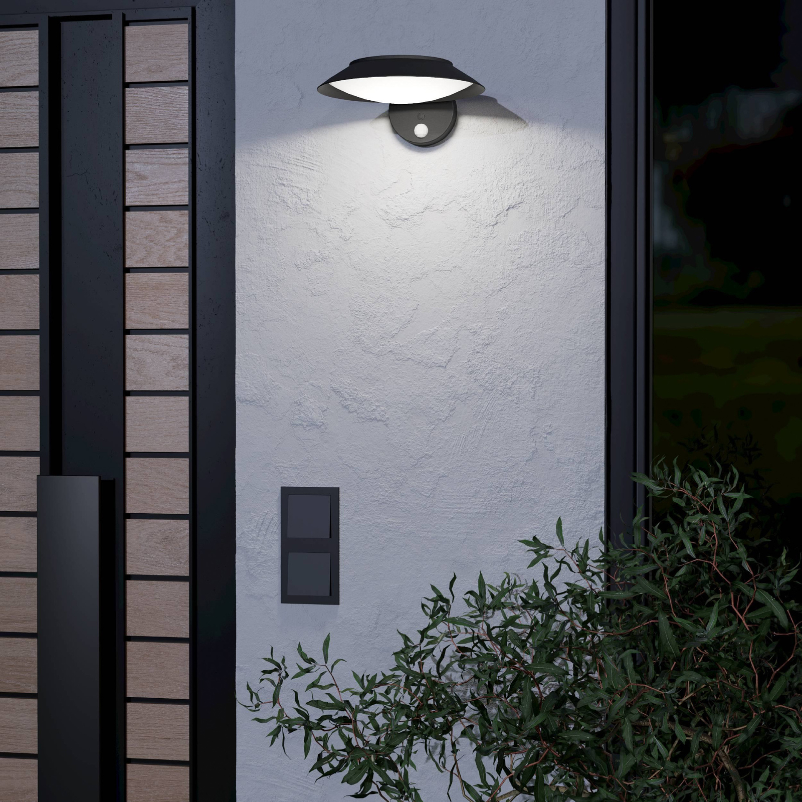 Solárne nástenné svietidlo LED Cerrisi, šírka 10,5 cm, čierne, senzor
