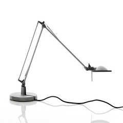 Stolová lampa Luceplan Berenice s kovovým reflektorom