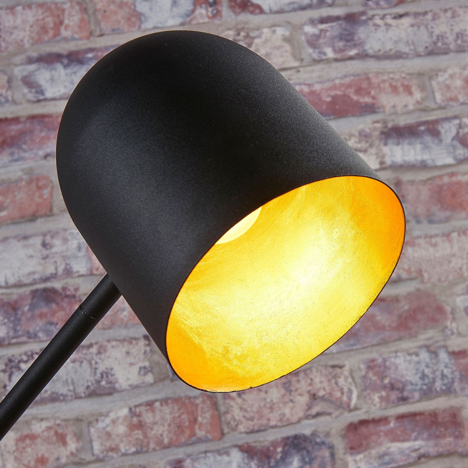 Morik floor lamp, 1-bulb, black, gold inside