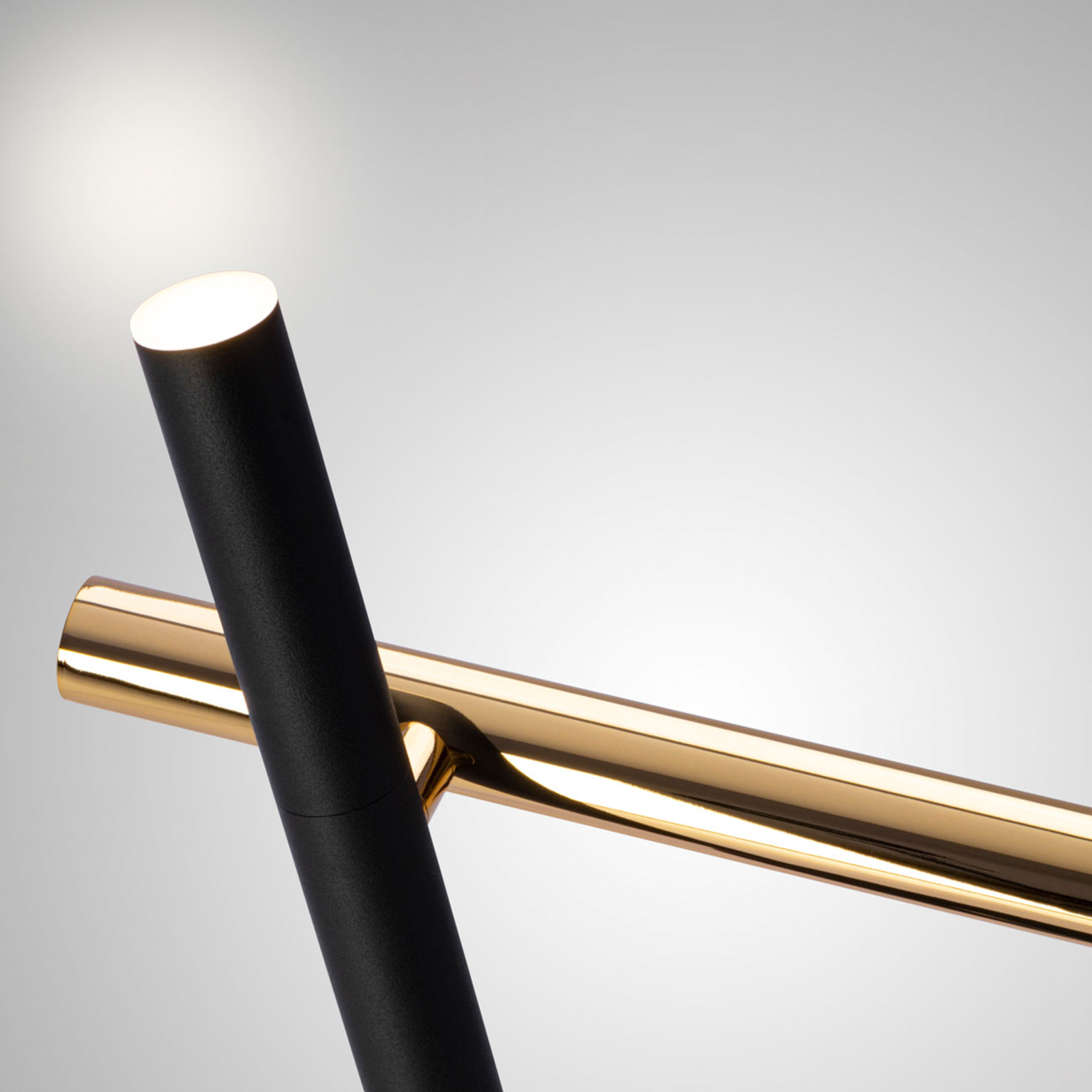 Stolní lampa LED Varas, černá/zlatá, dvousvětelná verze
