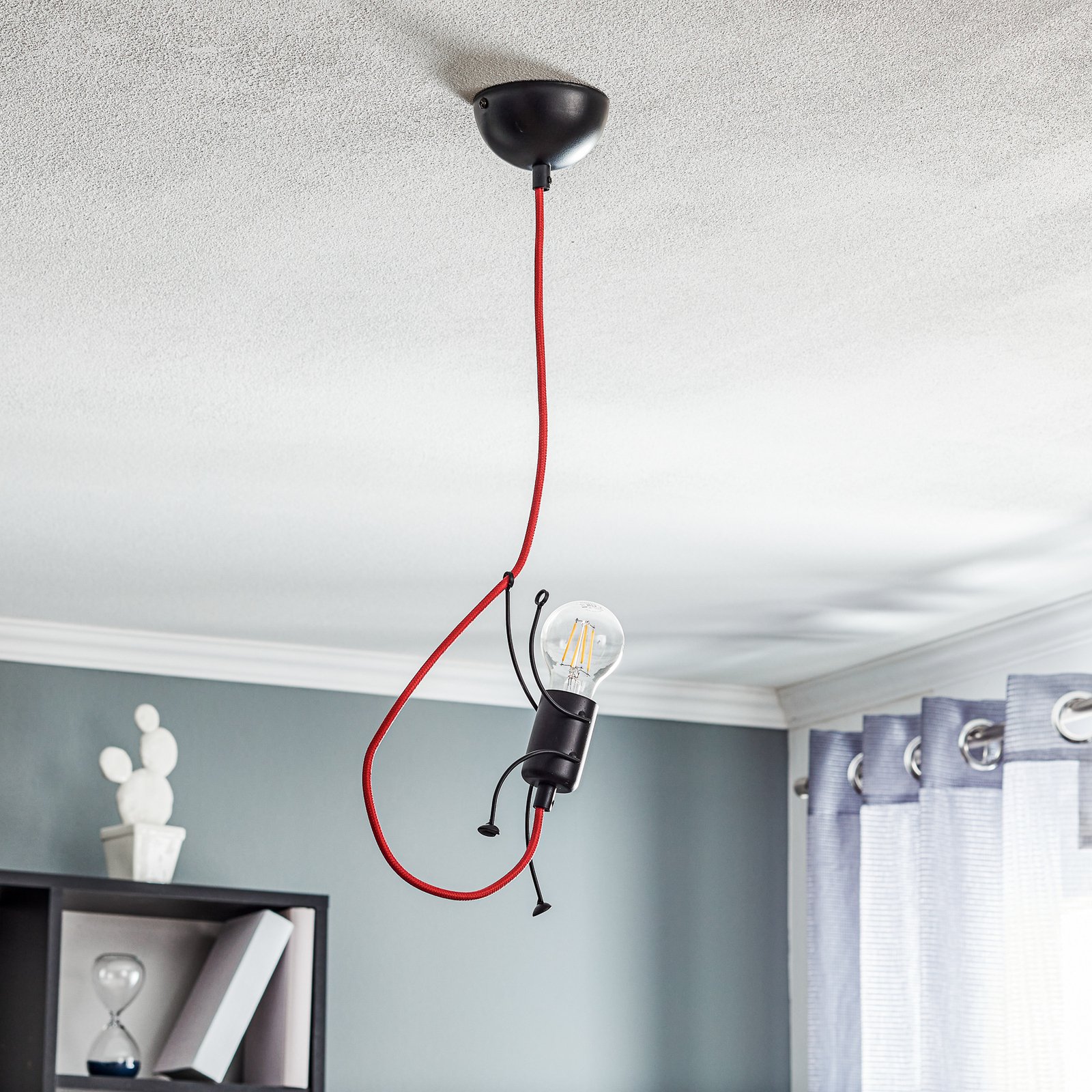 Hanglamp Bobi 1 in zwart, kabel rood, 1-lamp