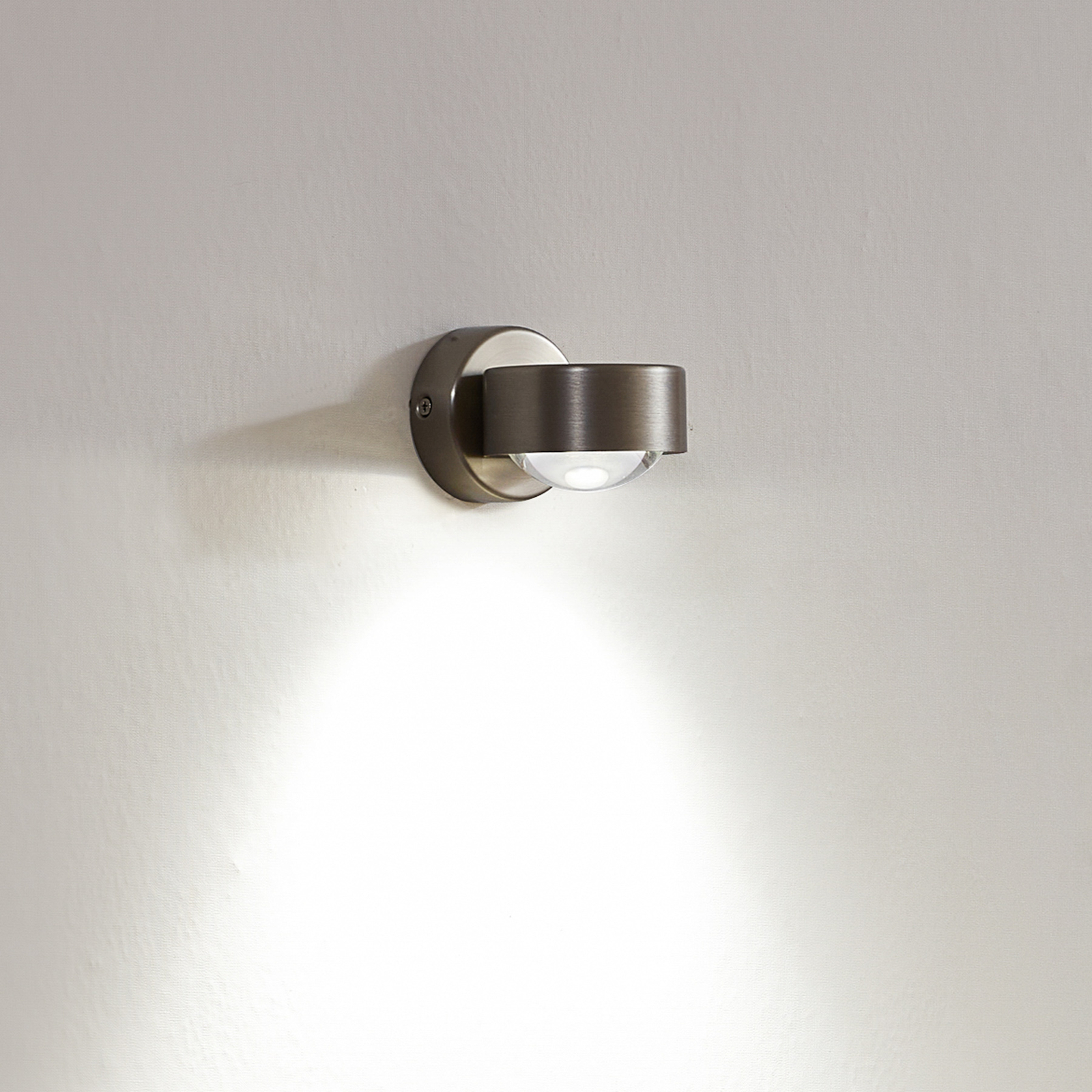 Jyla wall spotlight, nickel, 4,200 K, socket below
