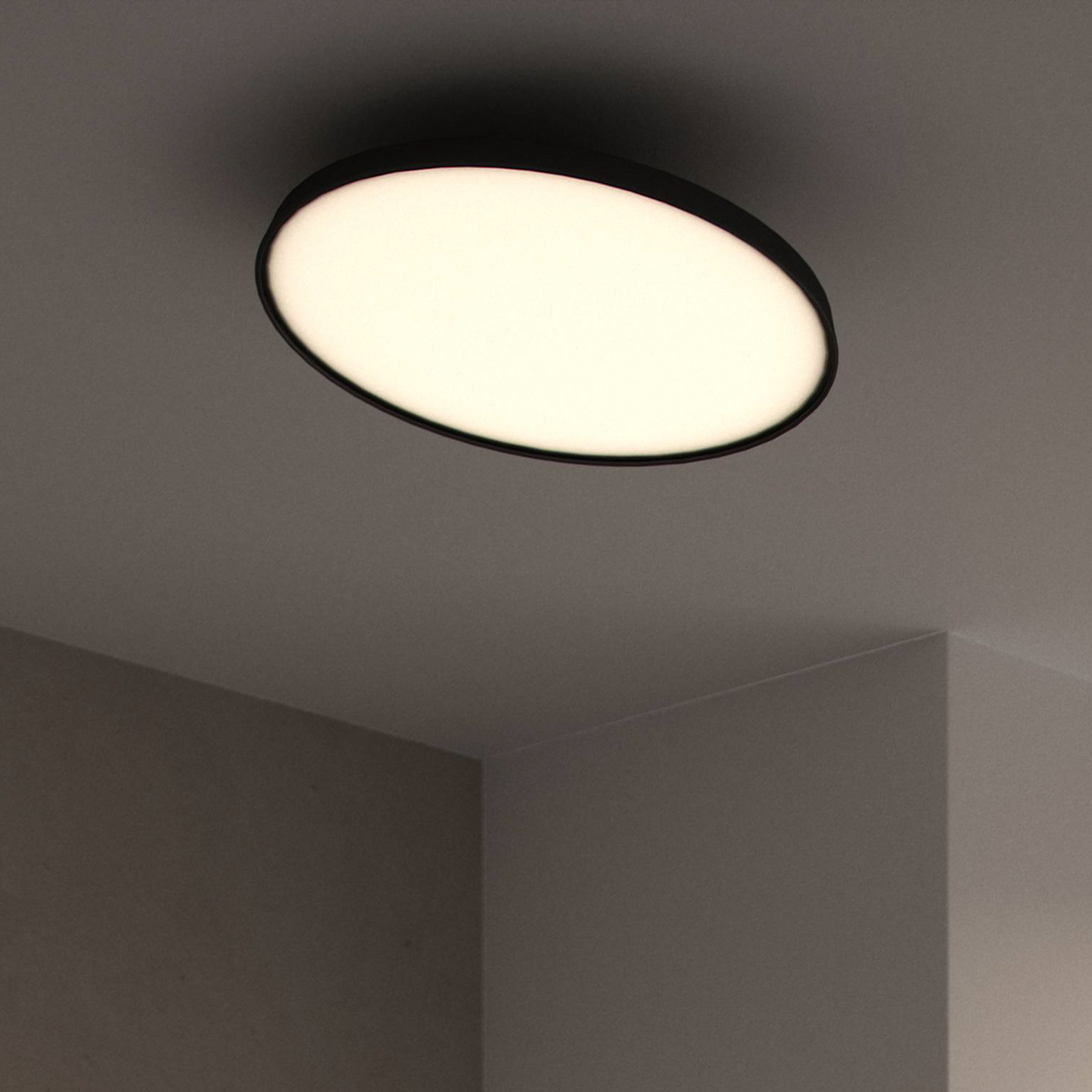 LED-Deckenlampe Kaito Pro mit neigbarem Schirm