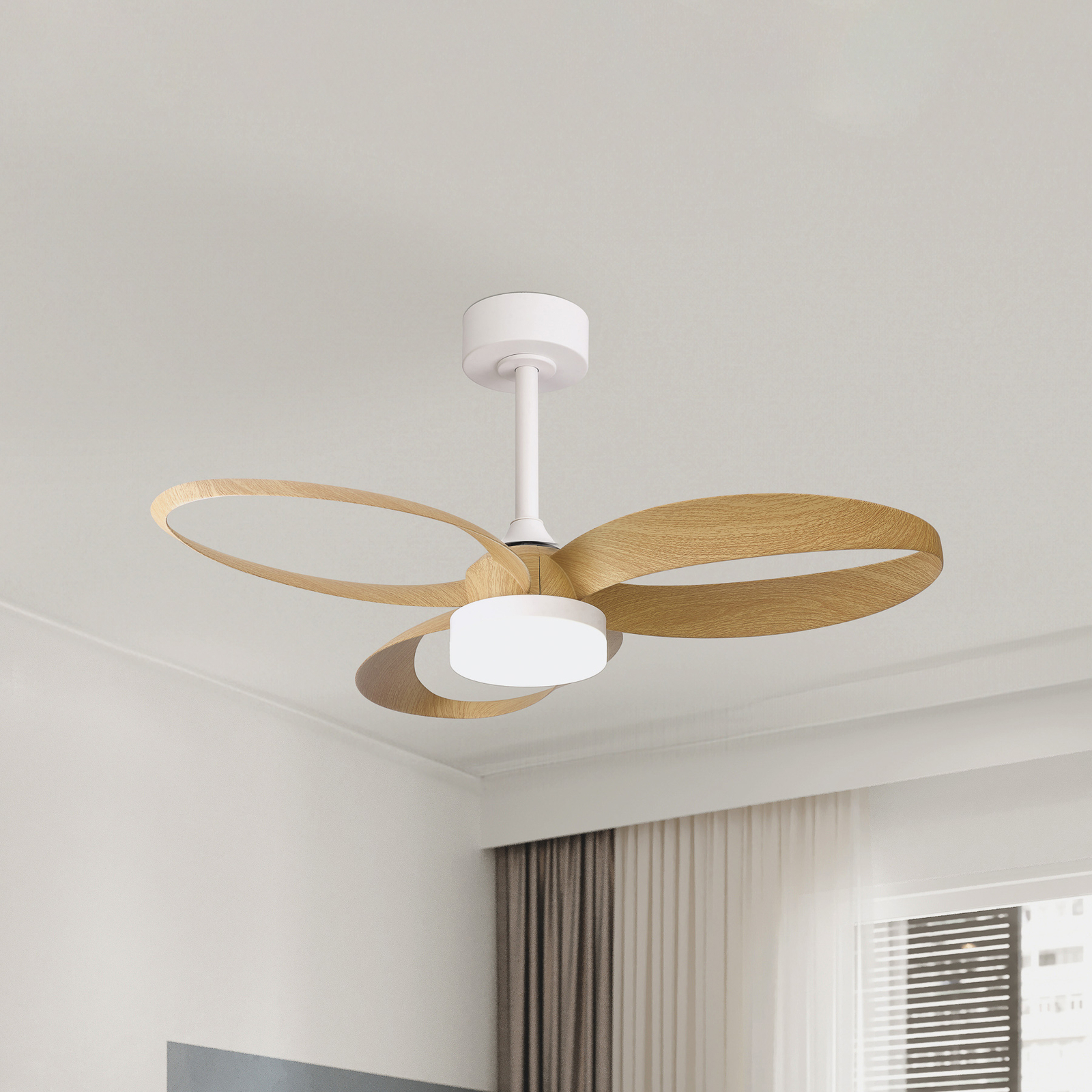 LED griestu ventilators Infinity wood decor DC klusais Ø 93 cm CCT