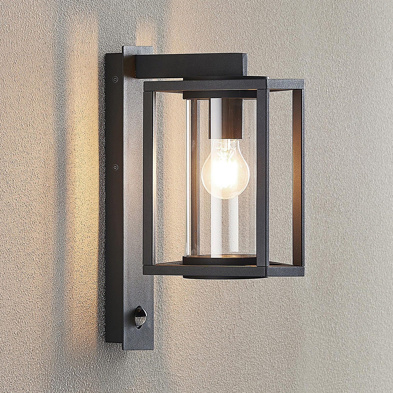 Lucande Ferda sensor outdoor wall lamp, hanging, aluminium, glass, E27, 60 W, energy efficiency: A++, W: 16 cm, H: 38 cm