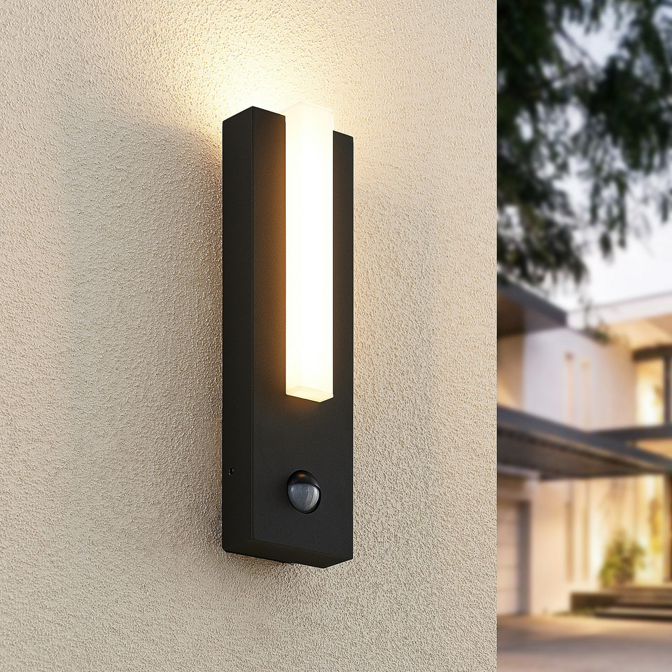 Lucande Virgalia Utomhus Vägglampa w/Sensor, svart från Lucande