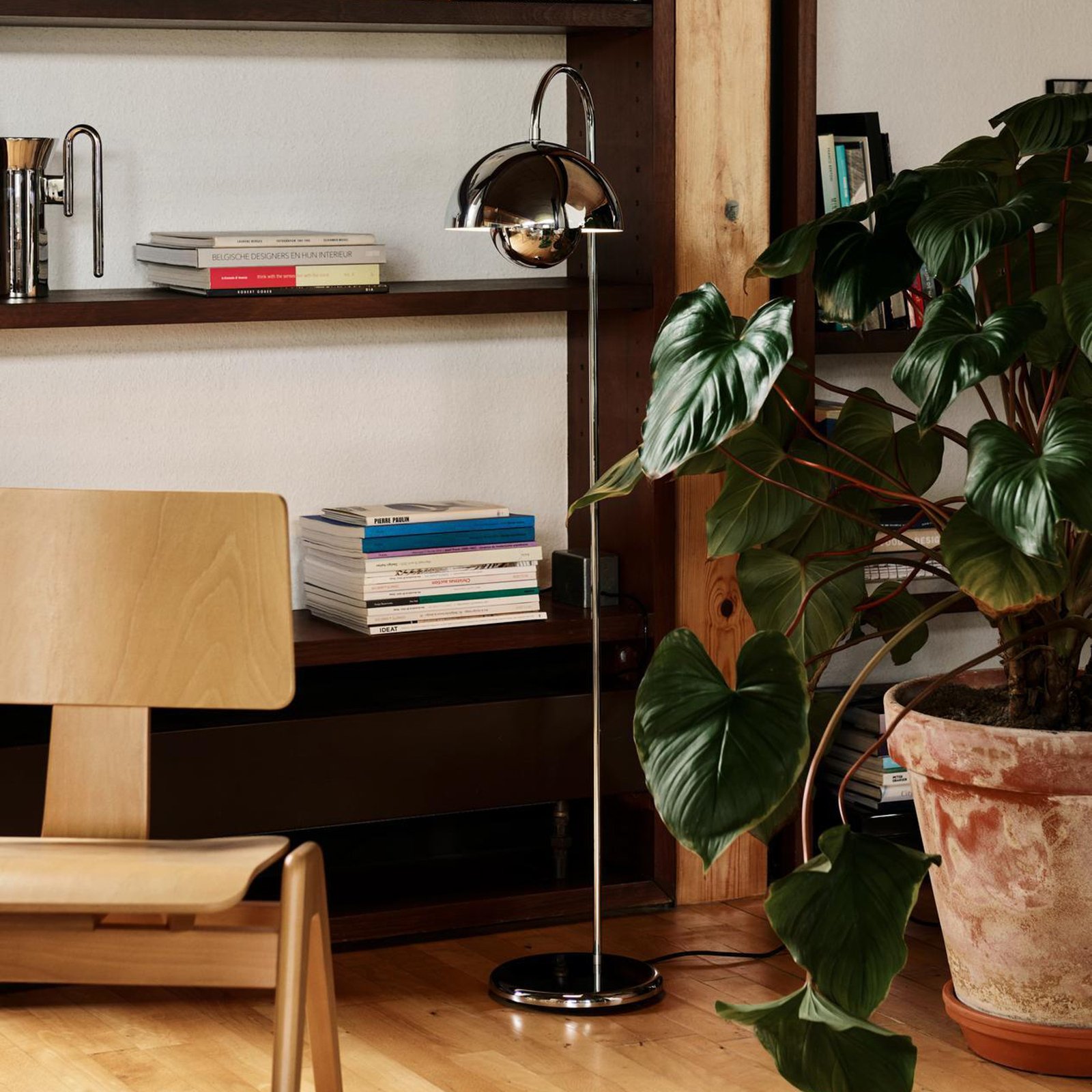 Stojaca lampa Flowerpot VP12 Chrome-Plated - &Tradition