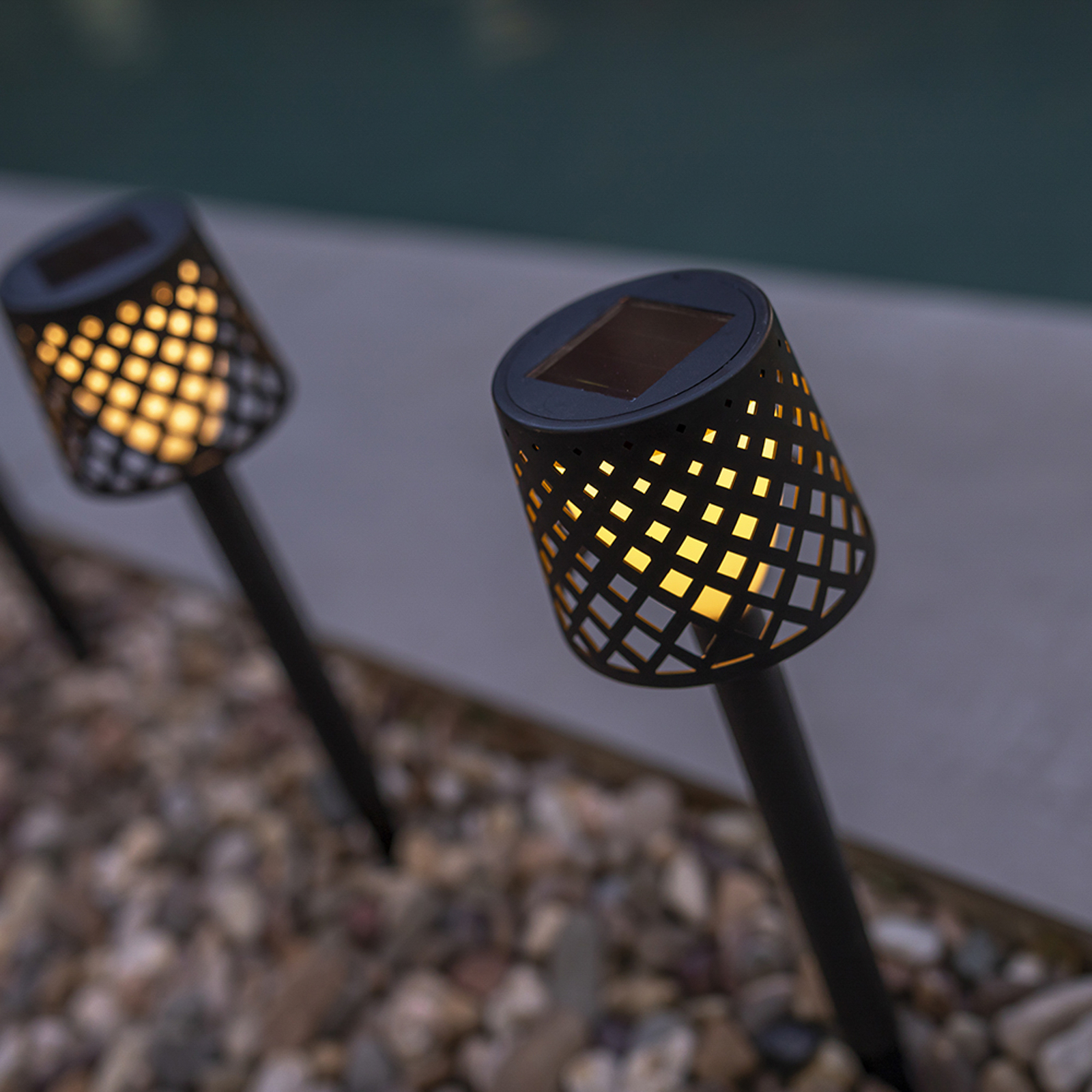 Newgarden Gretita LED-solcellslampa, svart