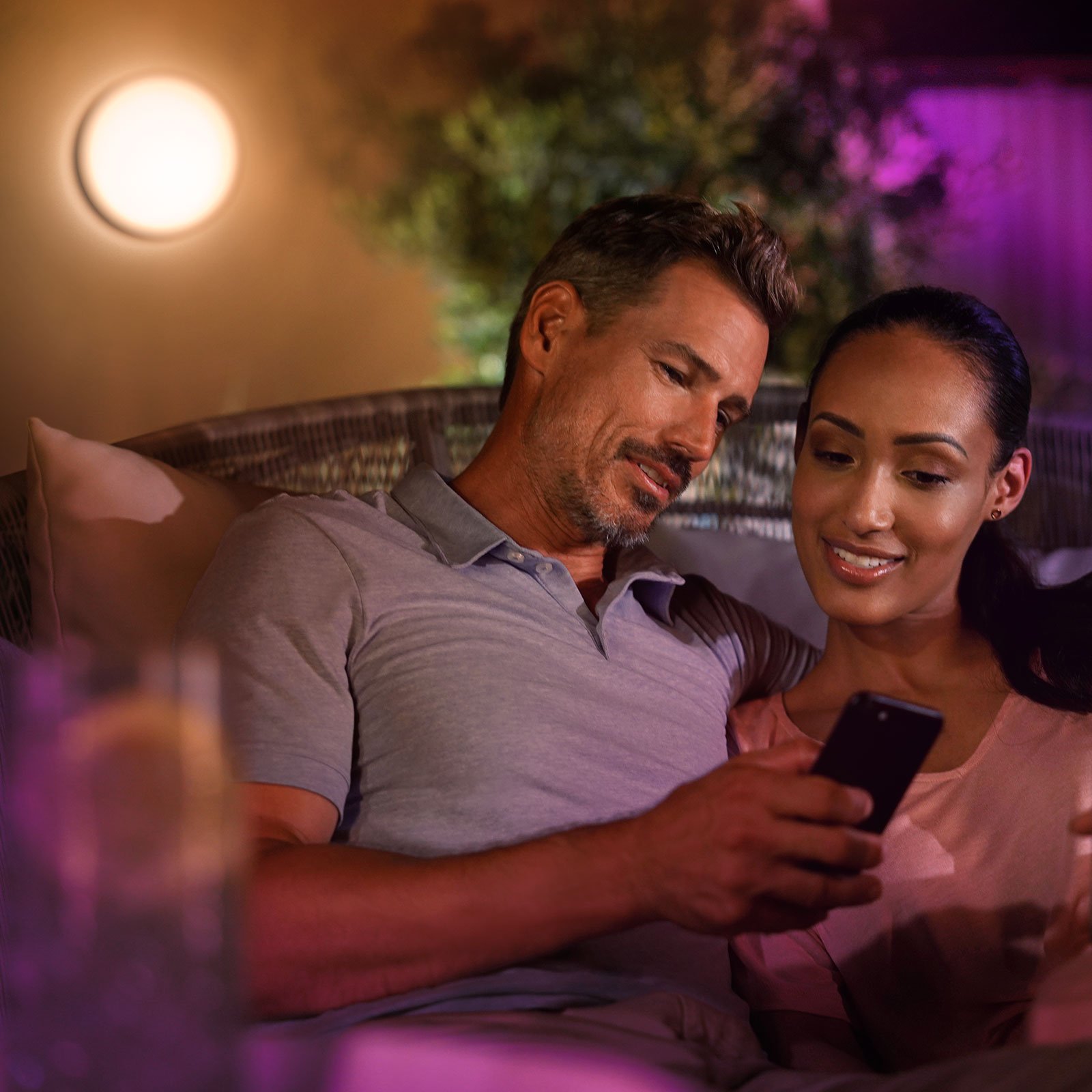 Daylo Außen Wandleuchte White/Color Amb. Black - Philips Hue