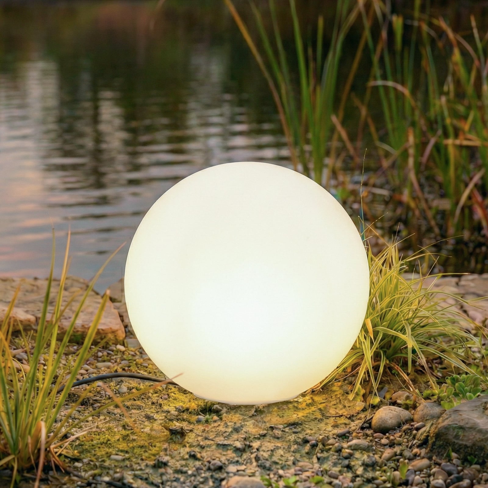 Valyra kulformad lampa, IP54, &Oslash; 40, jordspett Lindby - Terrass - Modern - Plast - Klot